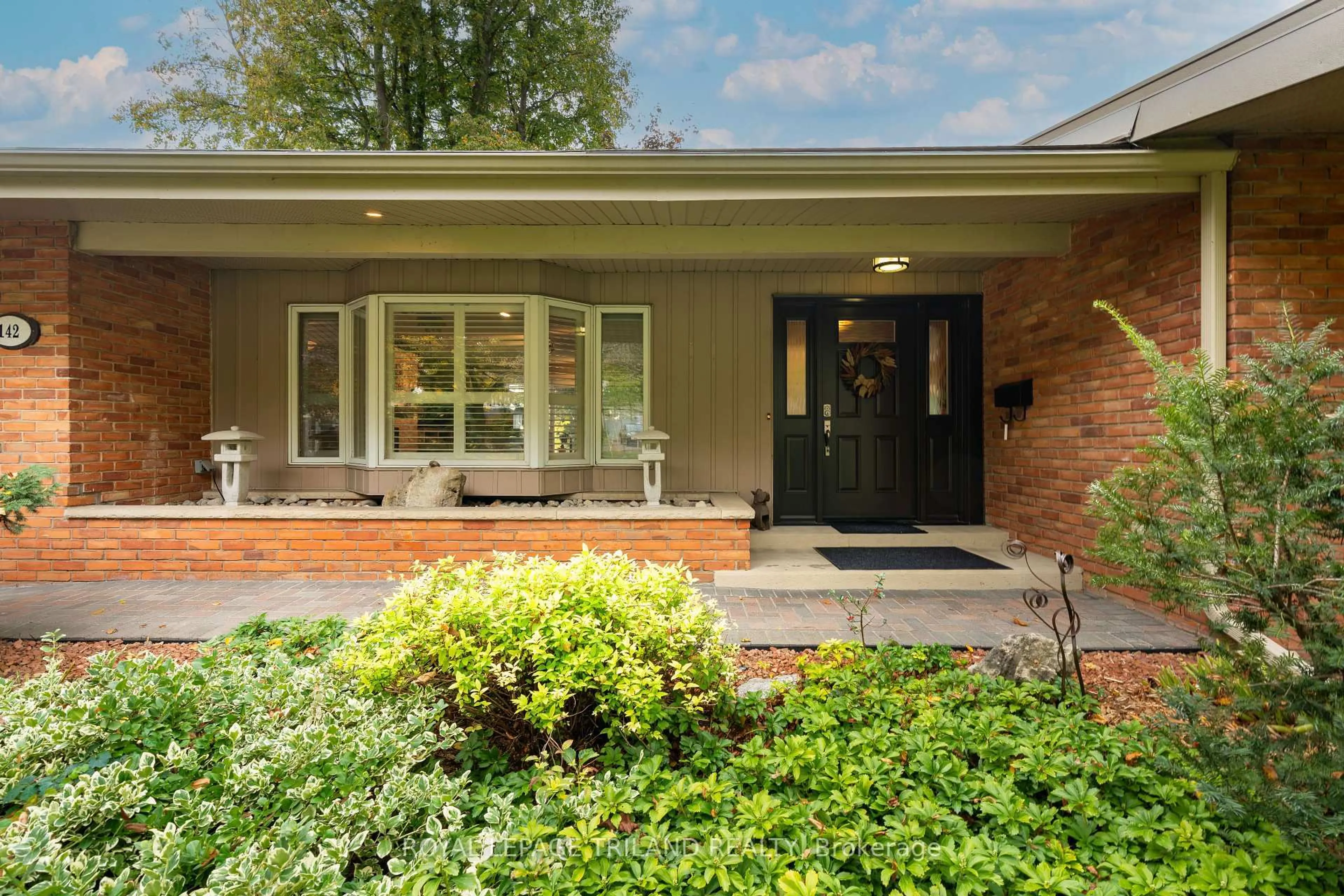 Home with brick exterior material, street for 142 Hunt Club Dr, London North Ontario N6H 3Y7