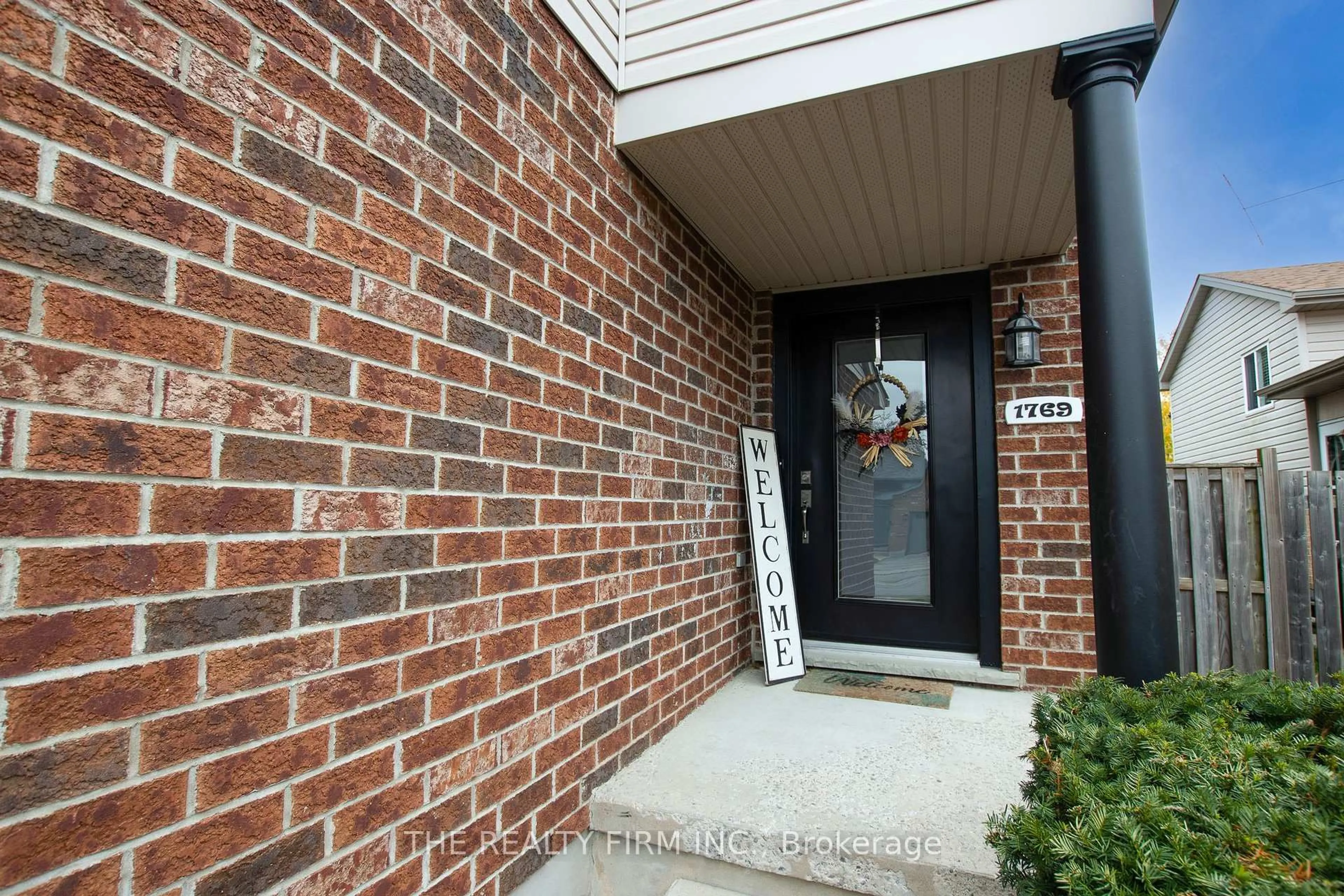 Unknown for 1769 Bayswater Cres, London North Ontario N6G 5M9