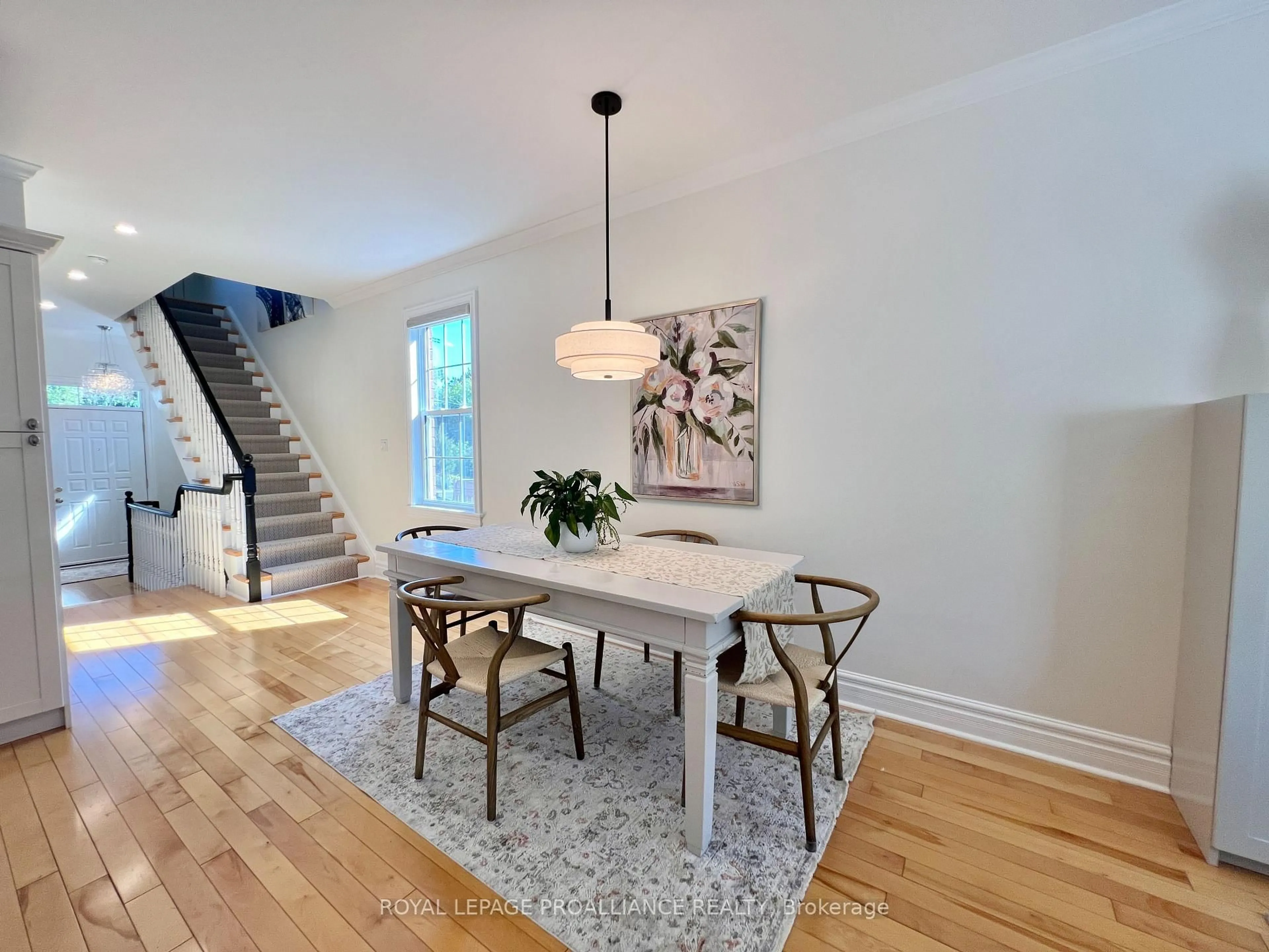 Dining room, unknown for 252 William St, Belleville Ontario K8N 3K3