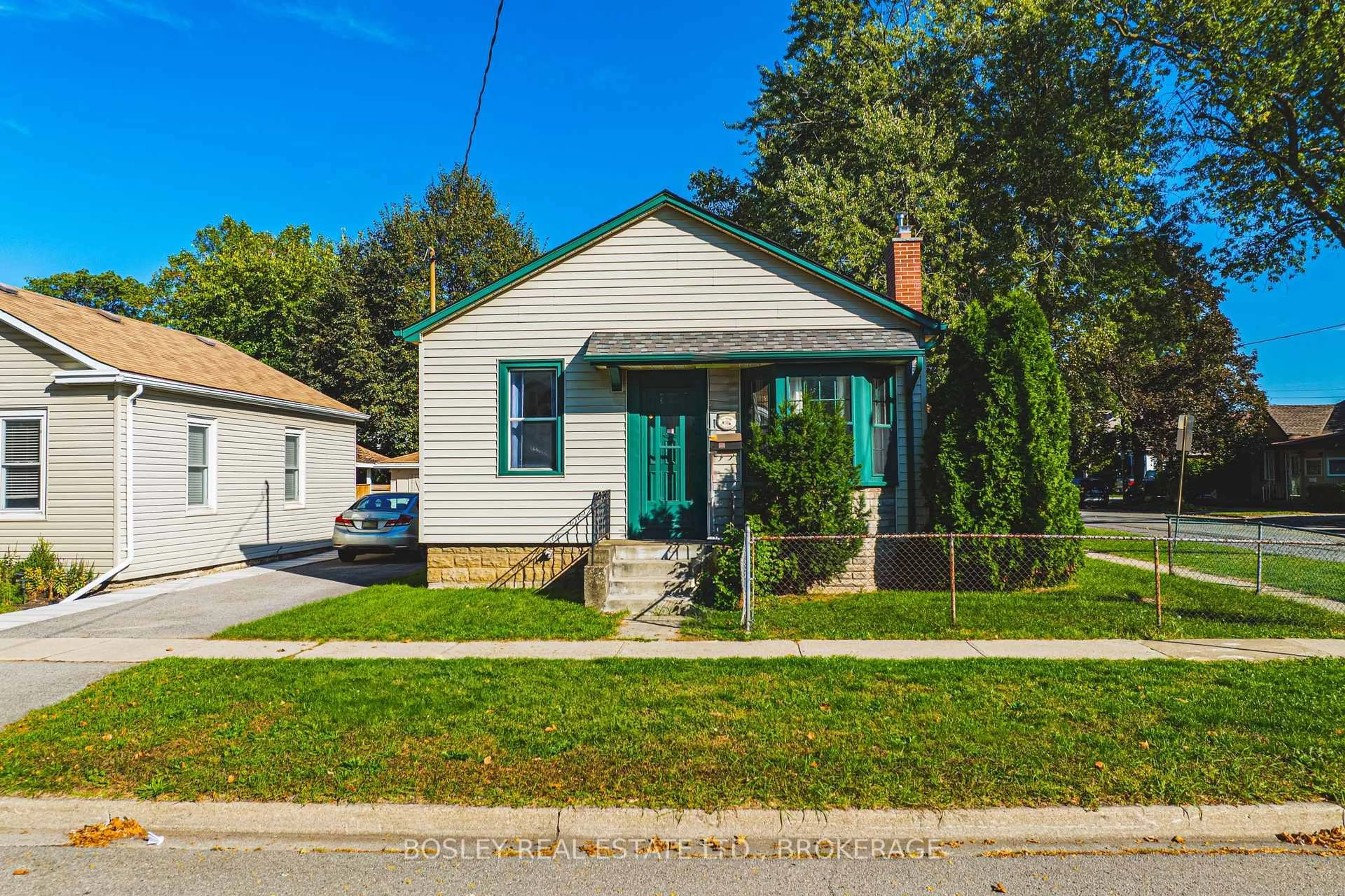 Unknown for 14 George St, St. Catharines Ontario L2N 3R2
