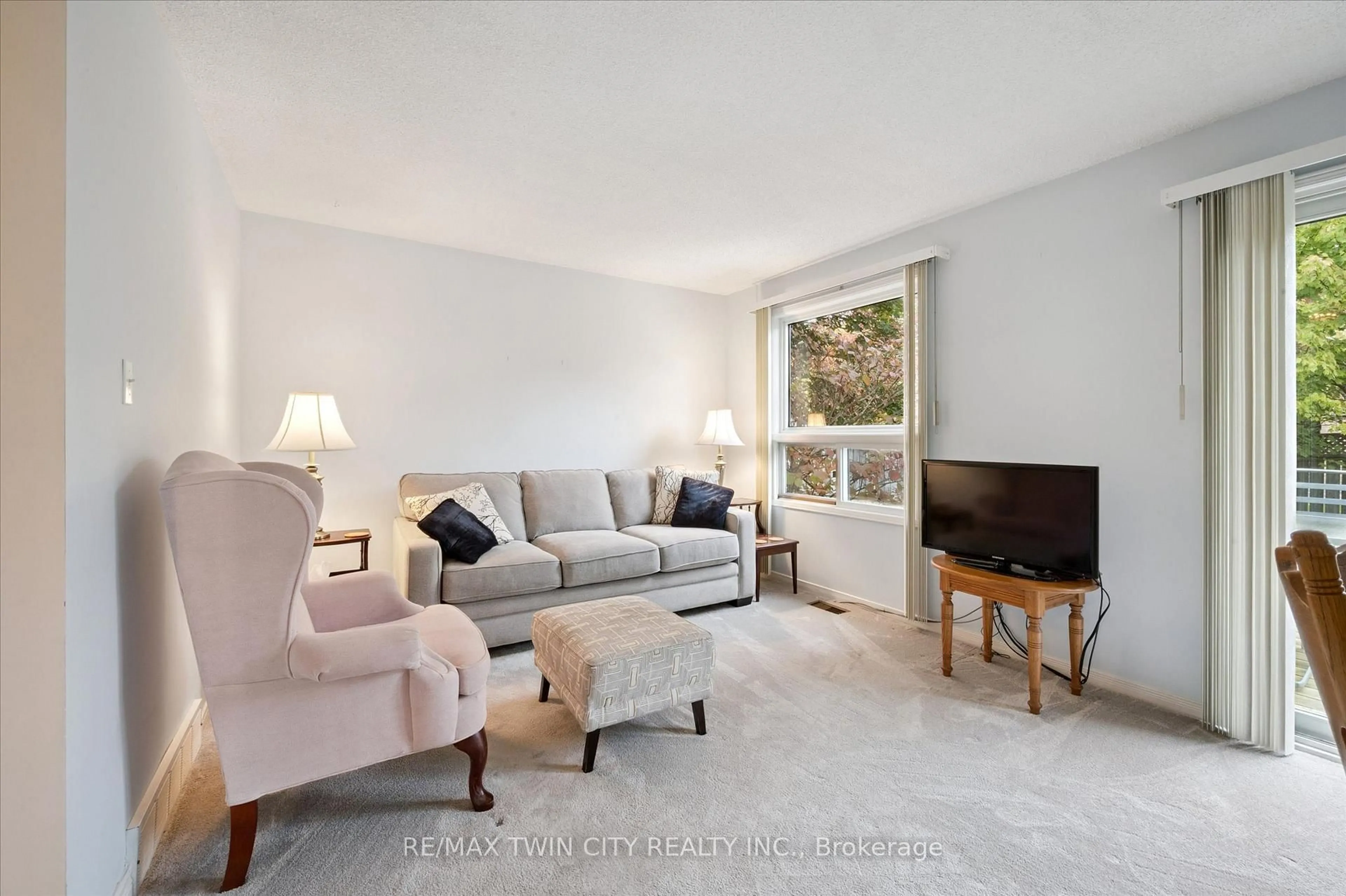 Living room with furniture, unknown for 66 Benesfort Dr, Kitchener Ontario N2N 3B6