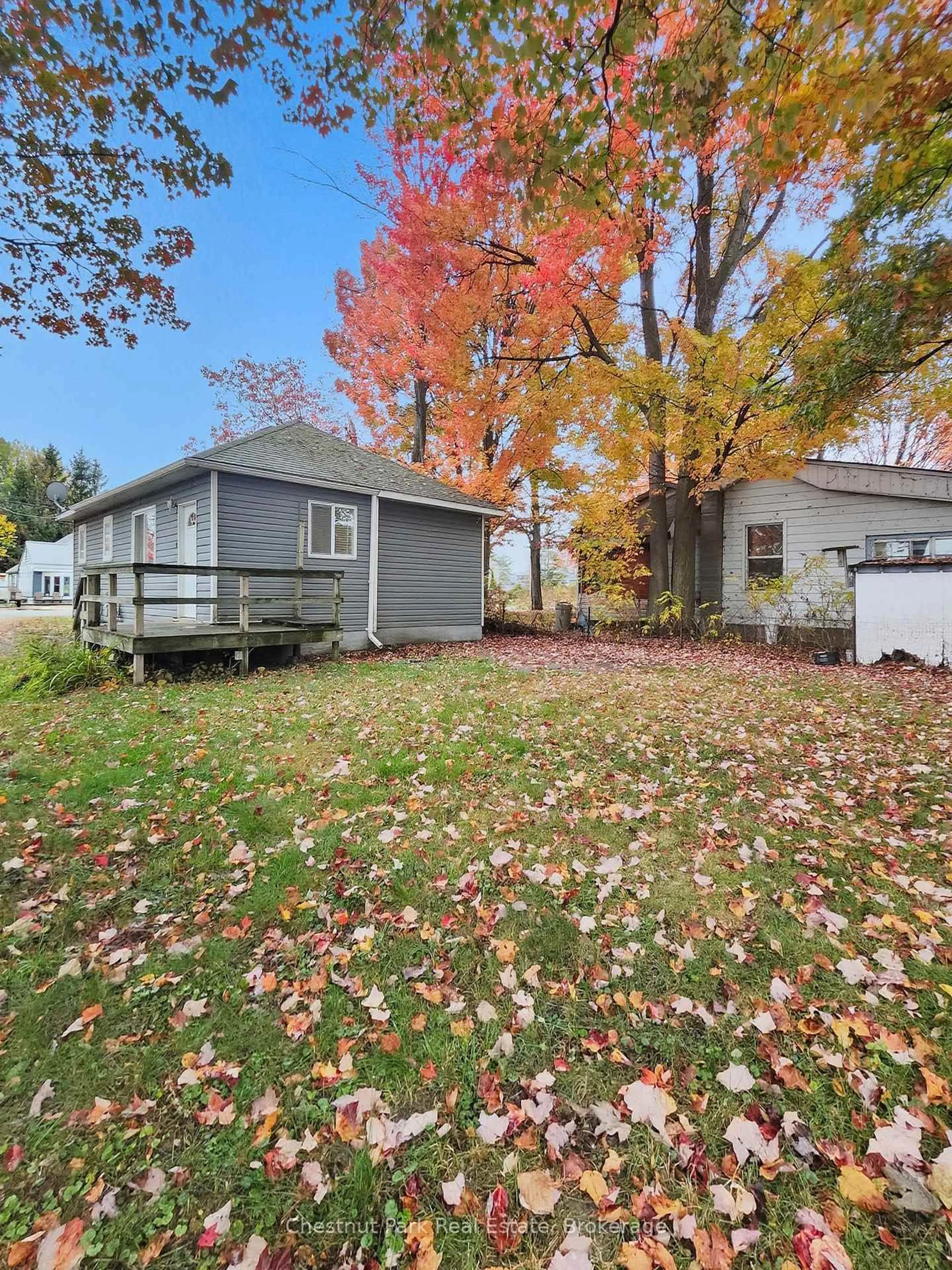 Home with vinyl exterior material, street for 7 Clifford Ave, North Bay Ontario P1A 1N9