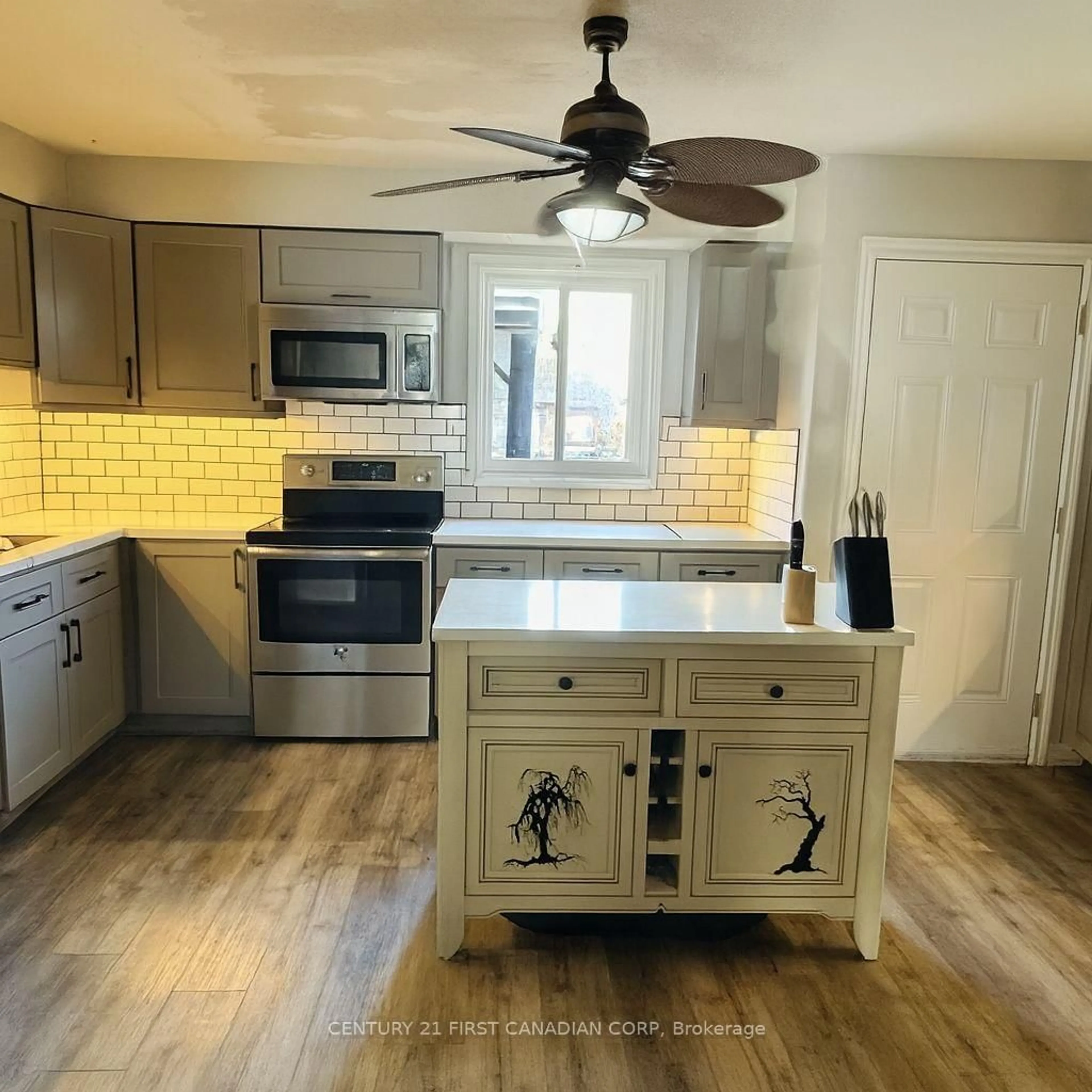 Open concept kitchen, ceramic/tile floor for 311 Vesta Rd #28, London East Ontario N5Y 5J1