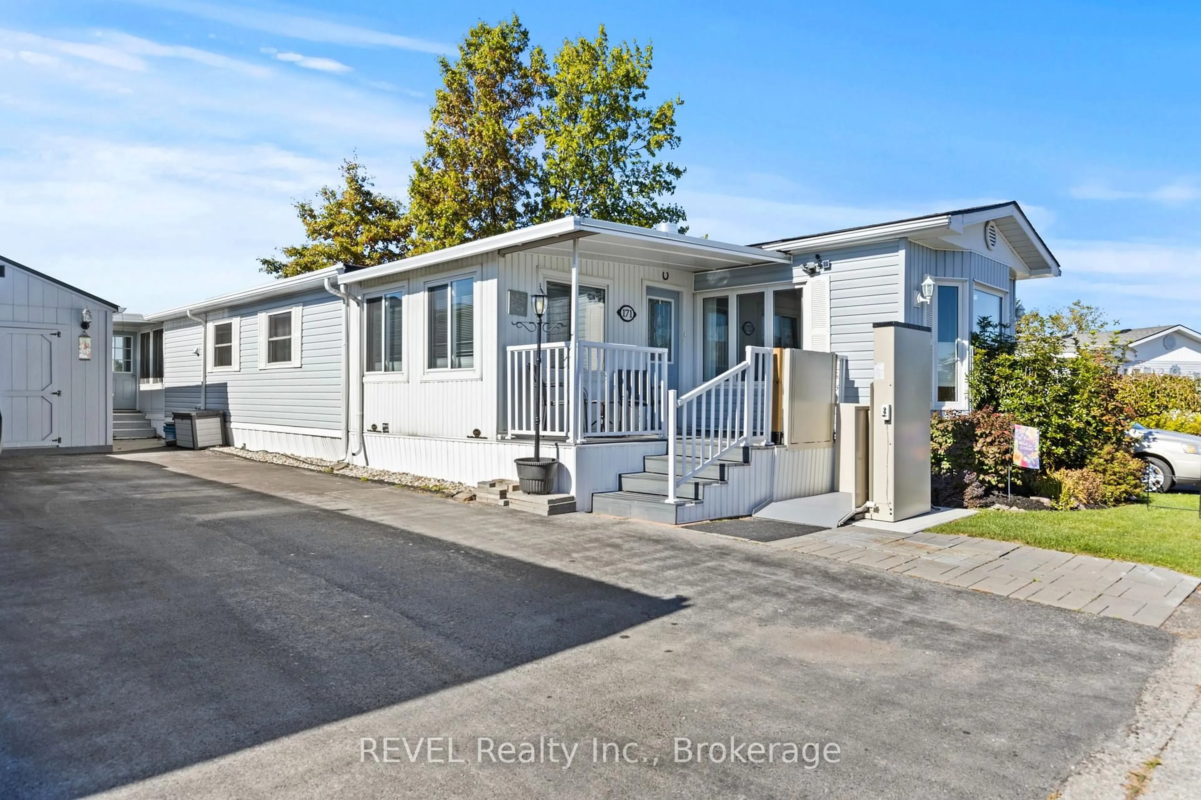 Home with vinyl exterior material, street for 3033 Townline Rd #171, Fort Erie Ontario L0S 1S0