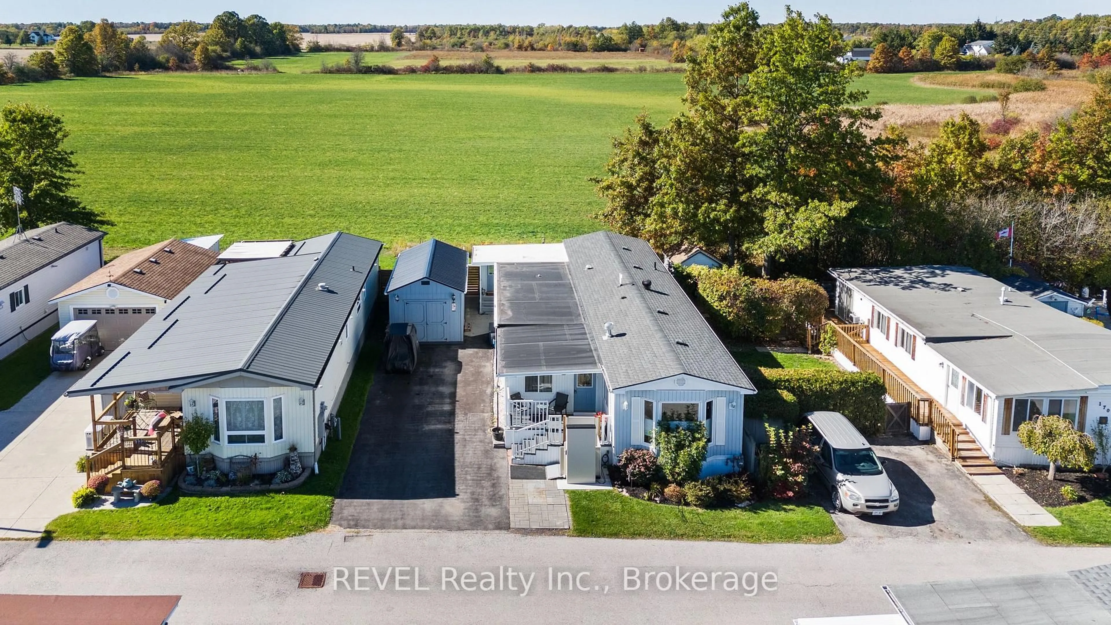 A pic from outside/outdoor area/front of a property/back of a property/a pic from drone, unknown for 3033 Townline Rd #171, Fort Erie Ontario L0S 1S0