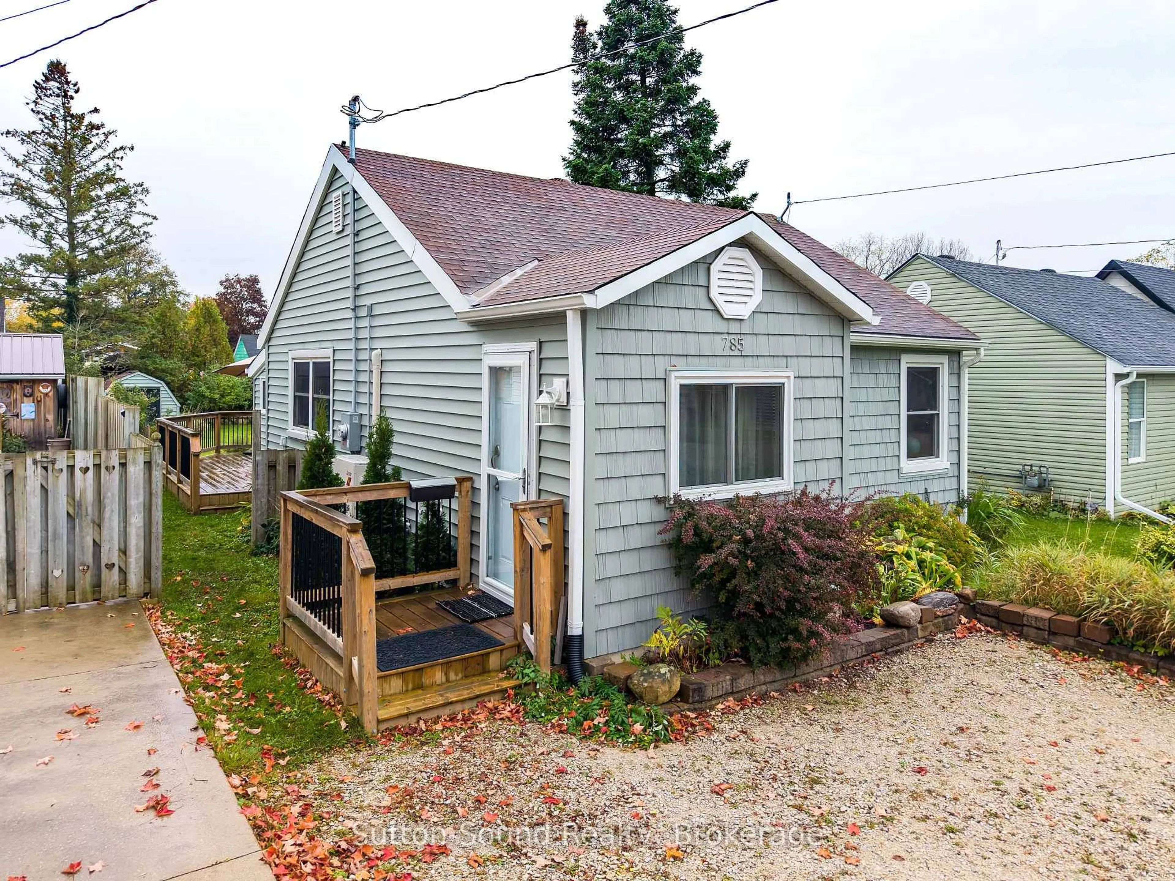 Unknown for 785 7th St, Owen Sound Ontario N4K 1J8