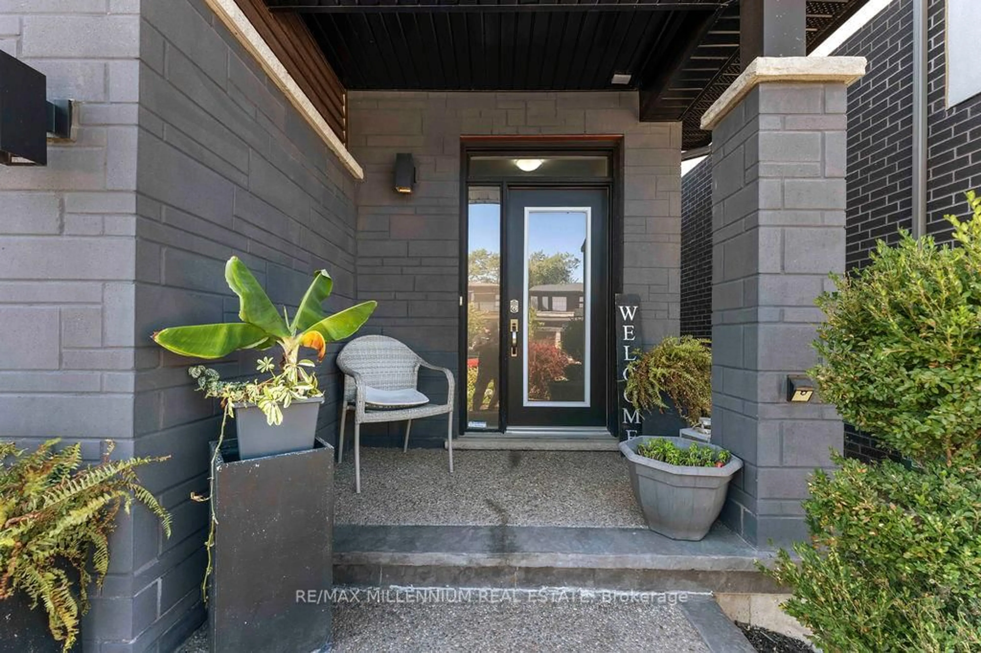 Indoor entryway for 67 Lexington Ave, Hamilton Ontario L8J 0L5