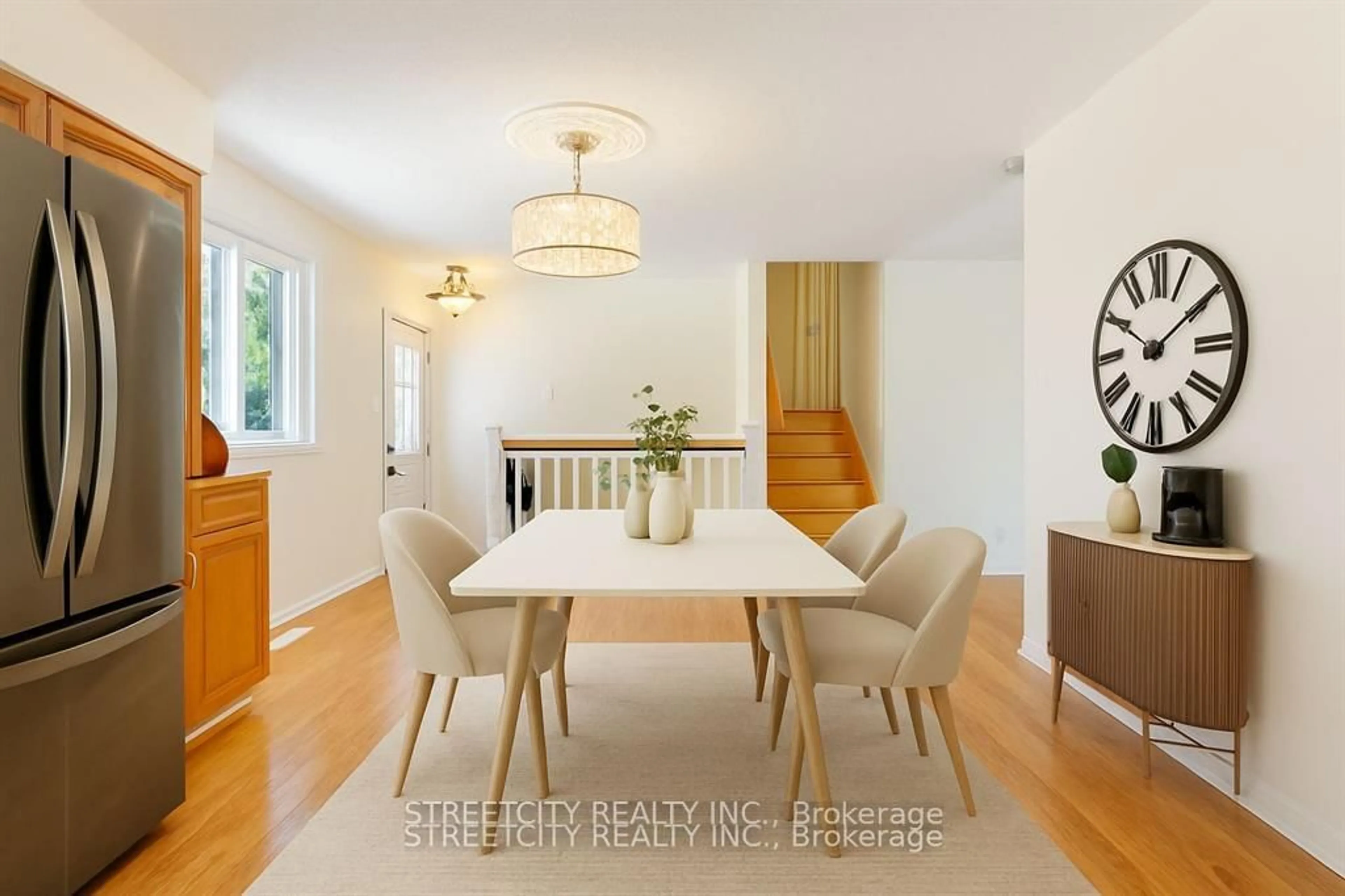 Dining room, wood/laminate floor for 20 Fairchild Cres, London South Ontario N6E 3E2
