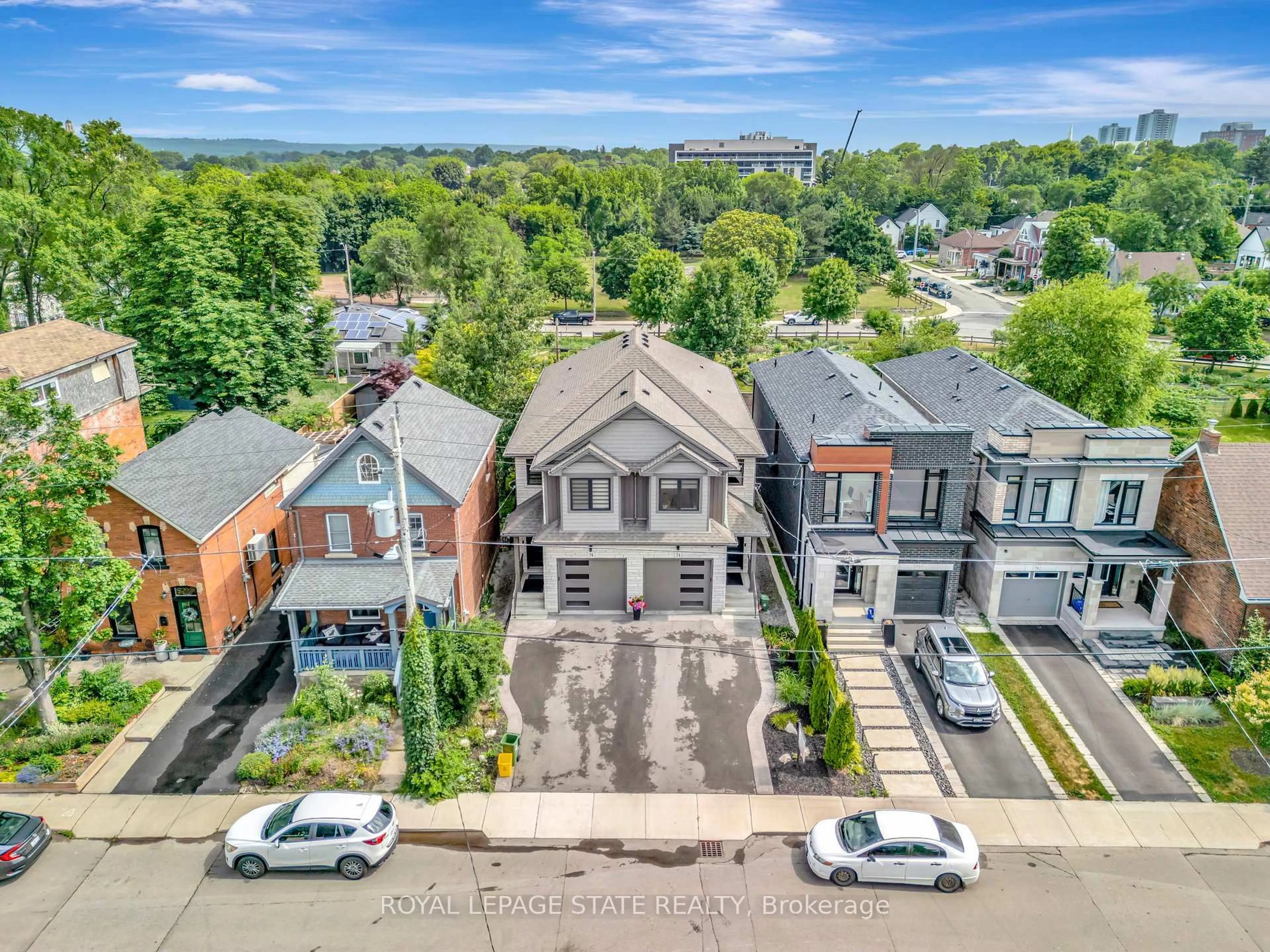 A pic from outside/outdoor area/front of a property/back of a property/a pic from drone, street for 74 Melbourne St, Hamilton Ontario L8P 2A6