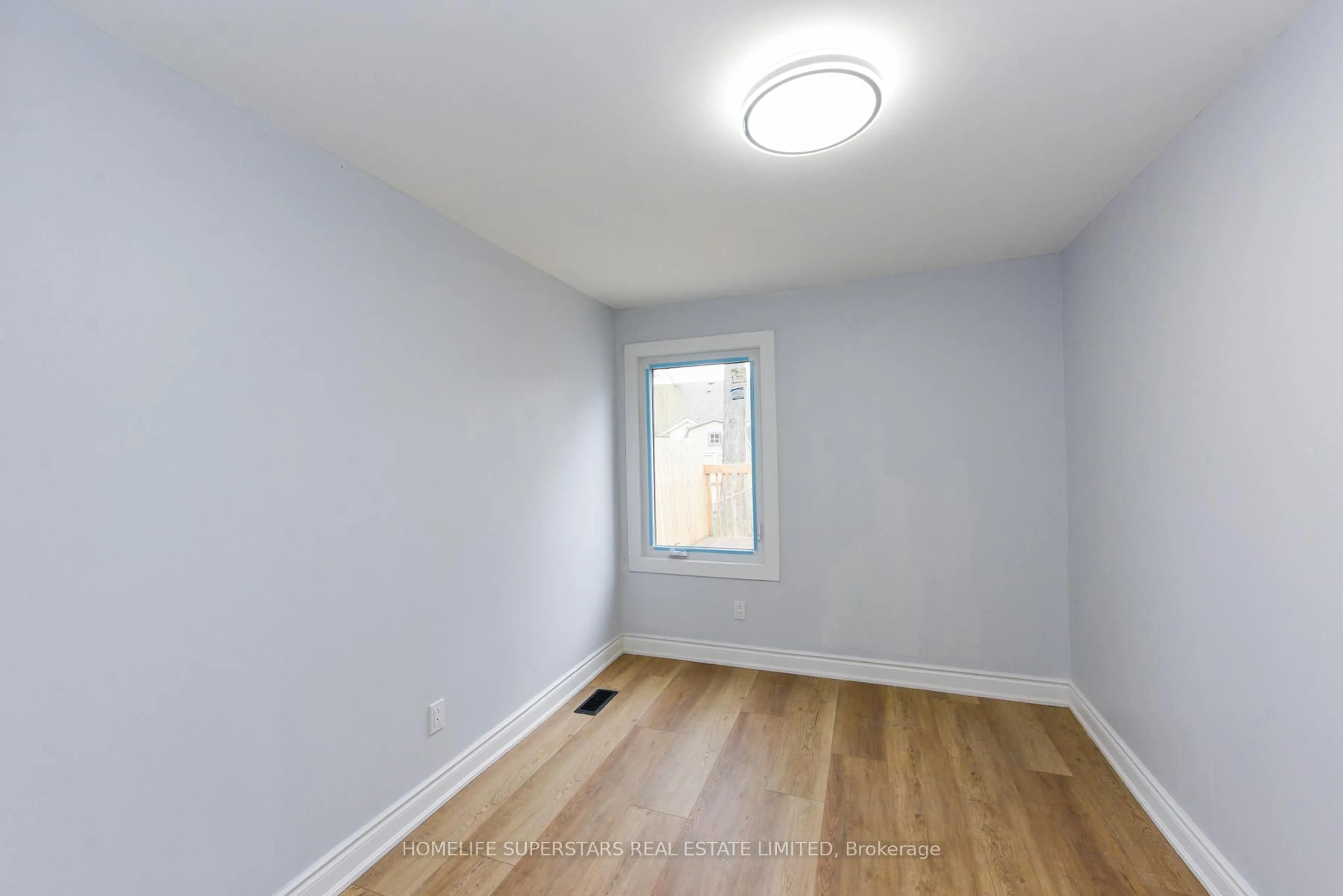 A pic of a room for 15 Dover Rd, Welland Ontario L3B 2T7