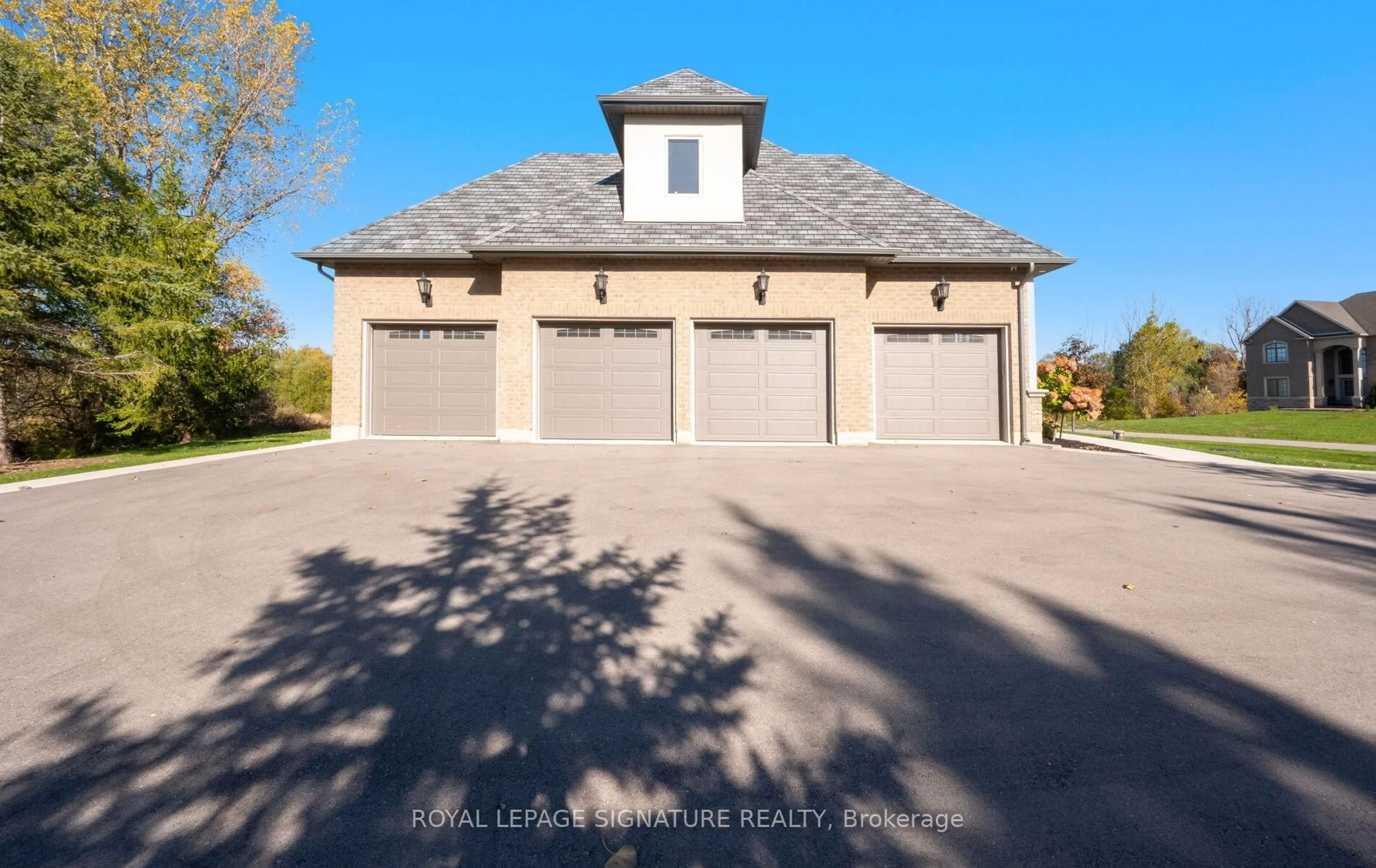 Indoor garage for 161 Perryman Crt, Erin Ontario N0B 1H0