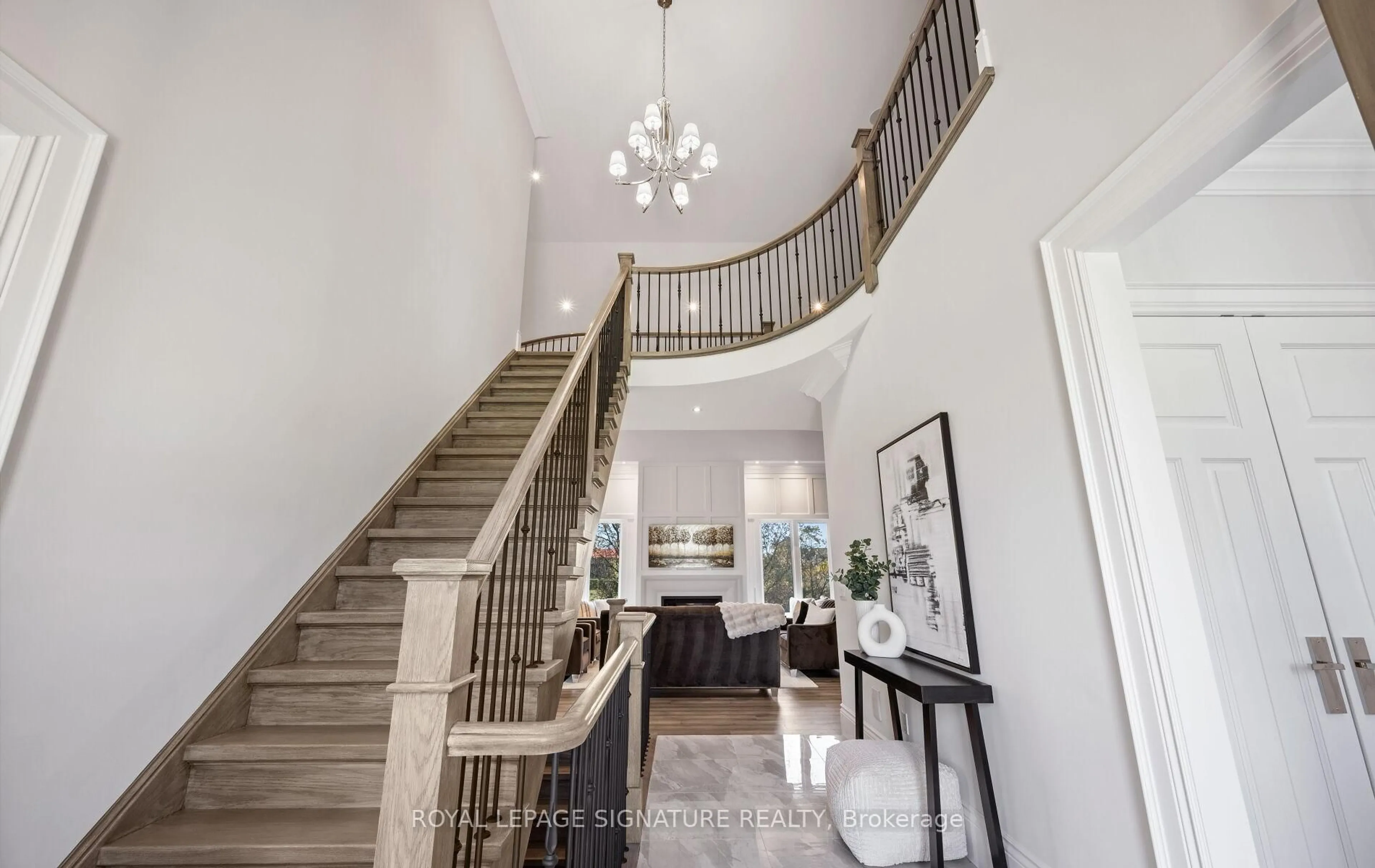 Indoor entryway for 161 Perryman Crt, Erin Ontario N0B 1H0