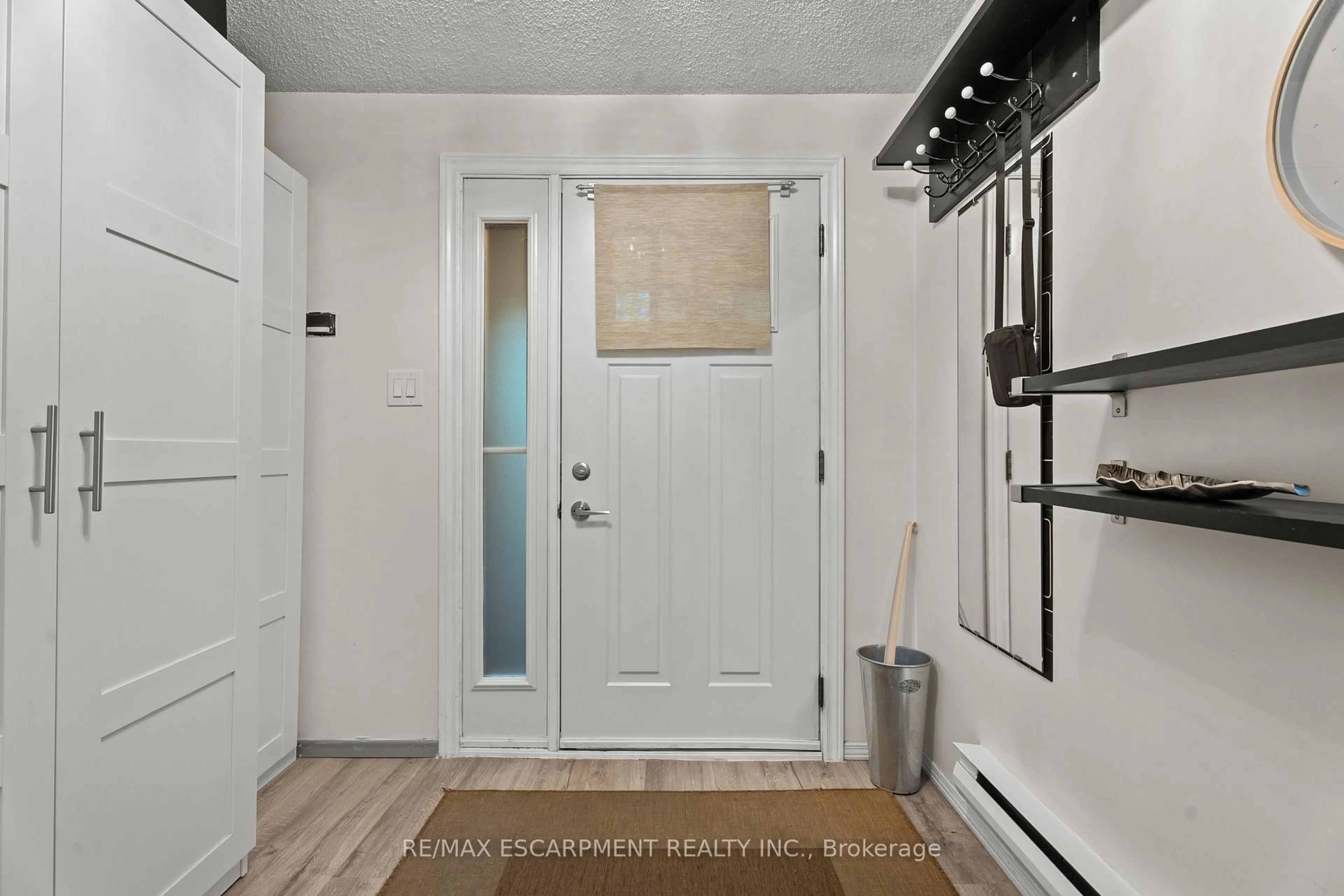 Indoor entryway for 1967 Main St #7, Hamilton Ontario L8S 4P4