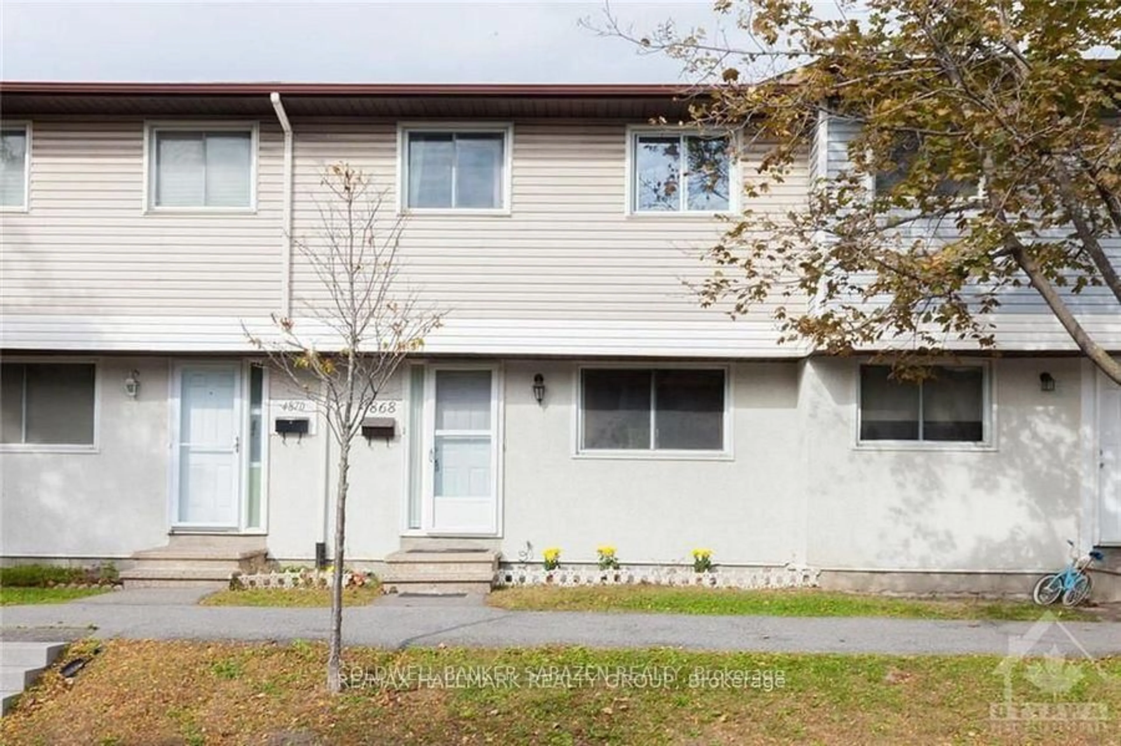Home with vinyl exterior material, street for 4868 Hendon Way #10, Ottawa Ontario K1J 8T1