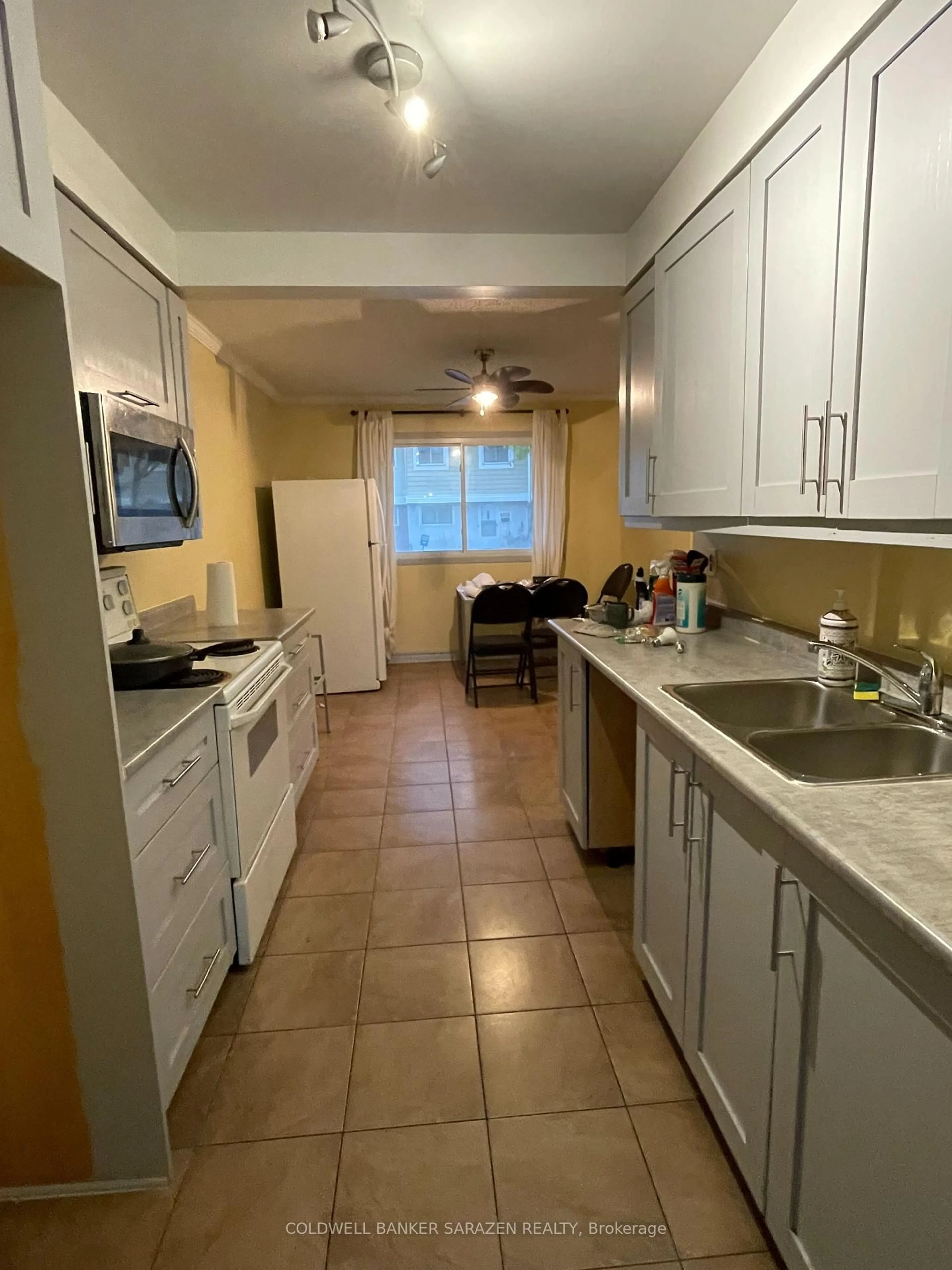 Standard kitchen, unknown for 4868 Hendon Way #10, Ottawa Ontario K1J 8T1