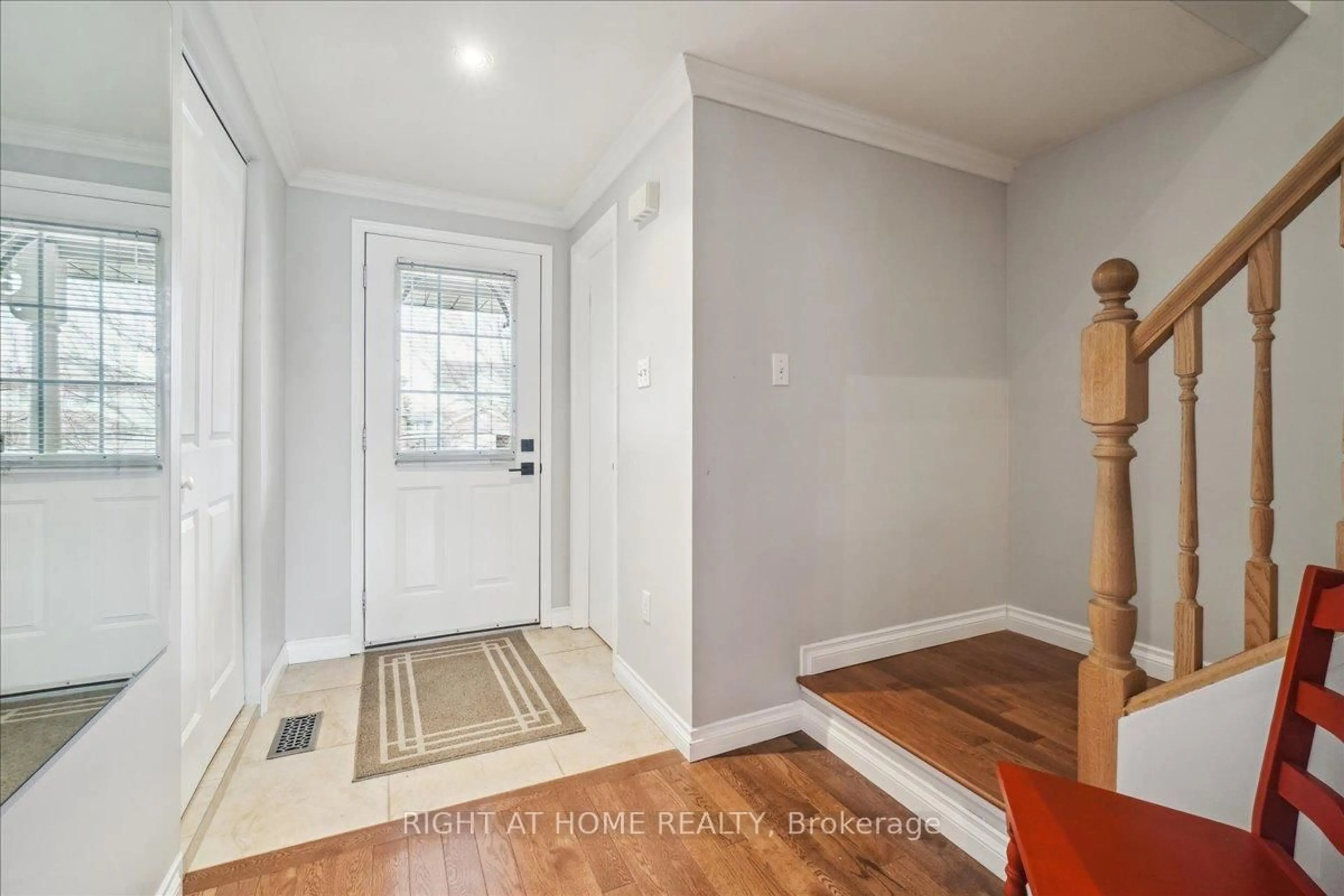 Indoor entryway for 15 Alderson Dr, Cambridge Ontario N3C 4C6