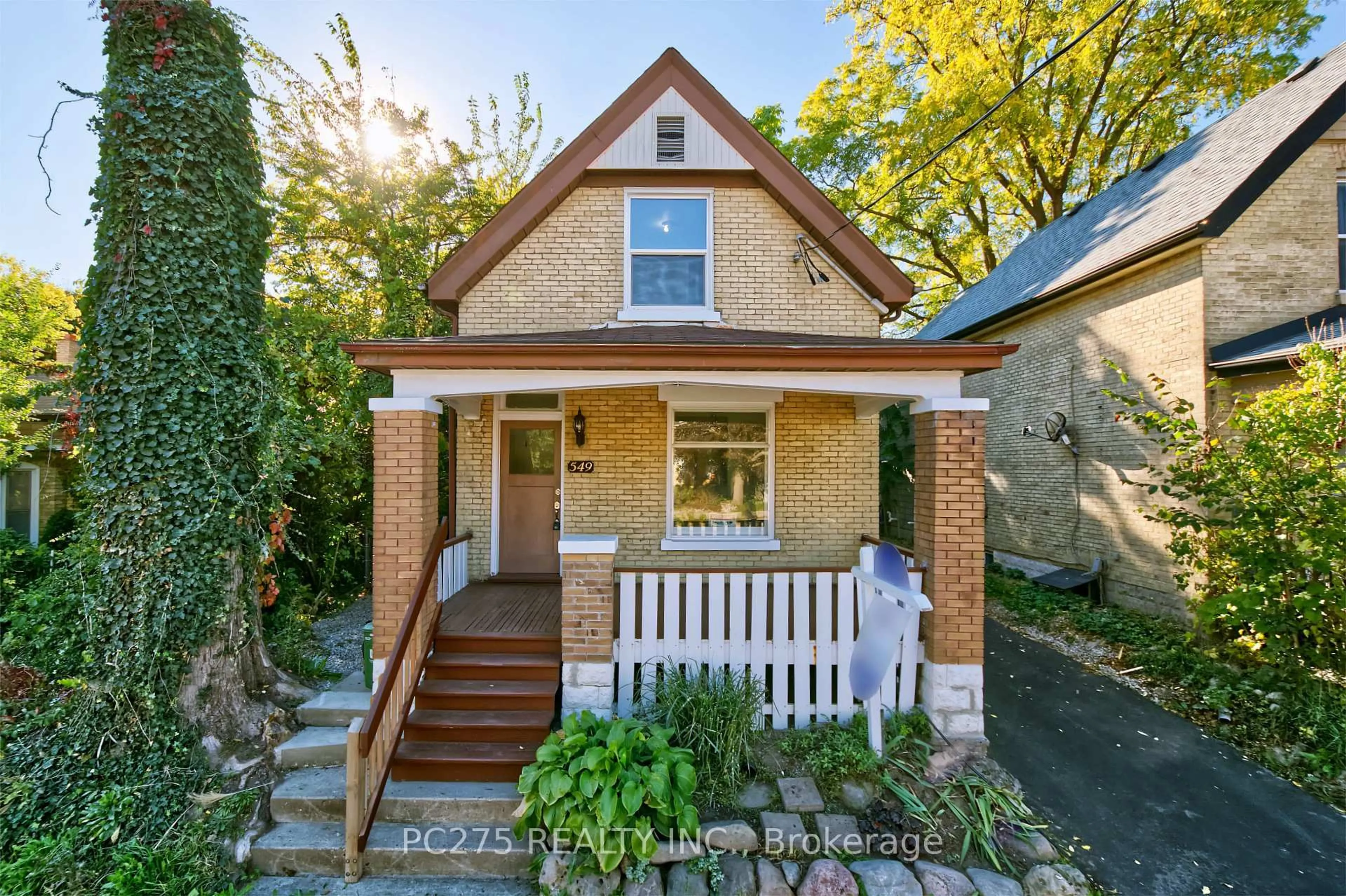 Home with brick exterior material, street for 549 Quebec St, London East Ontario N5W 3Y9