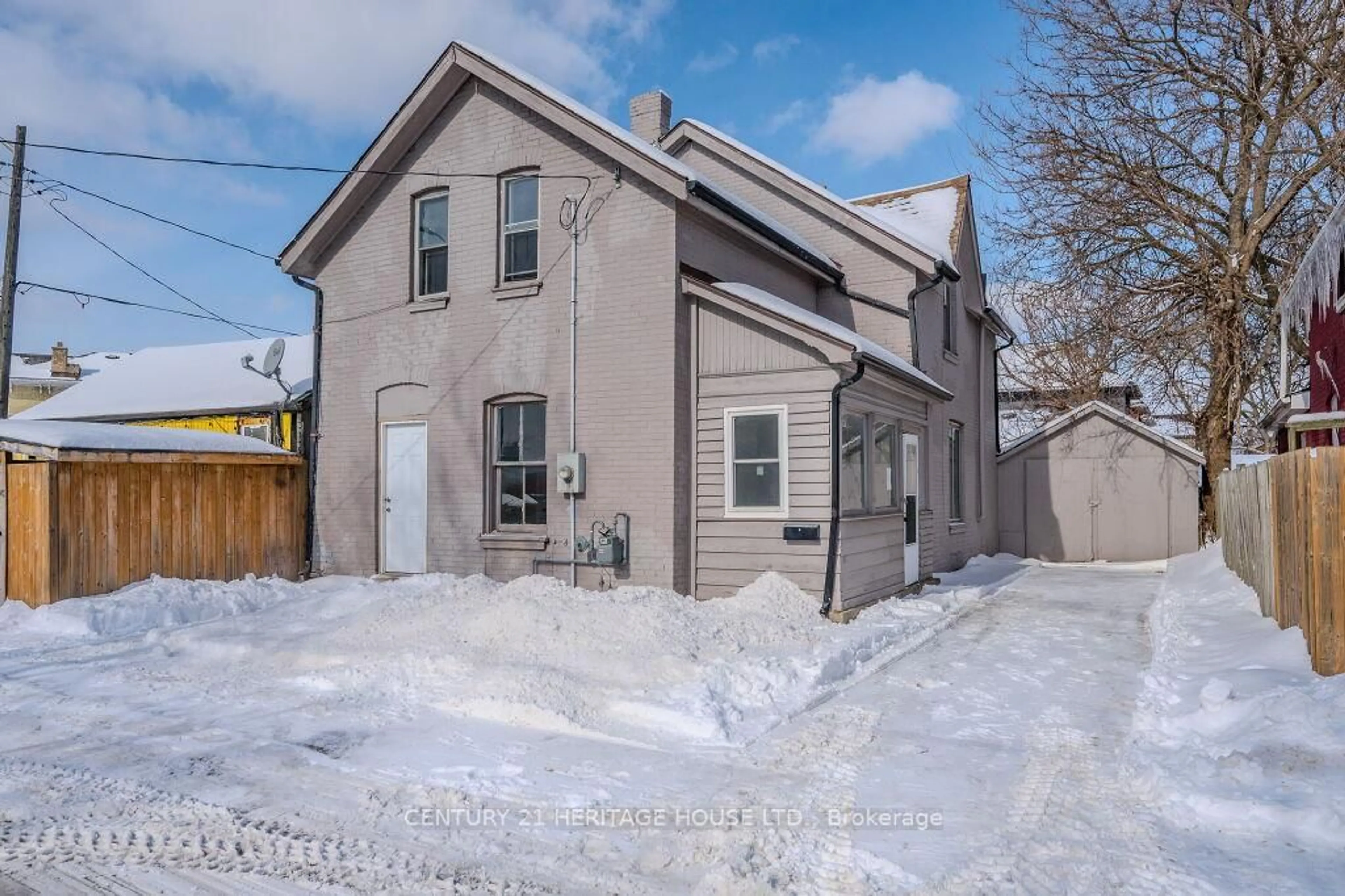 Unknown for 39 Park Ave, Brantford Ontario N3S 5H2