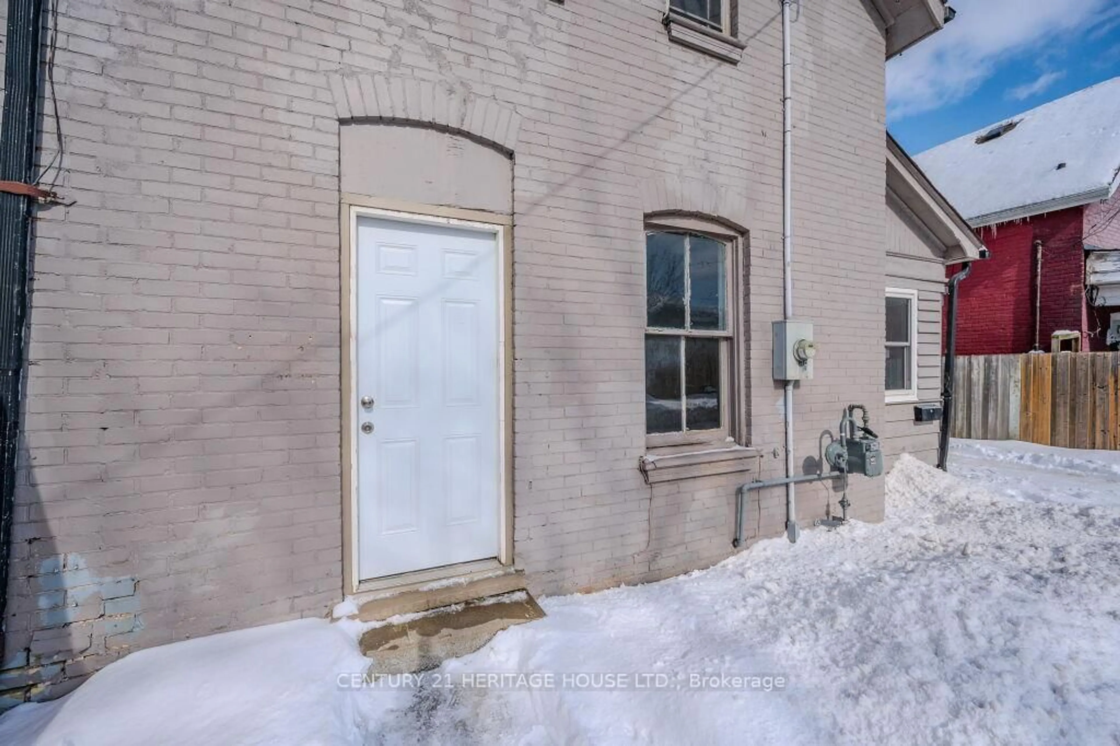 Unknown for 39 Park Ave, Brantford Ontario N3S 5H2