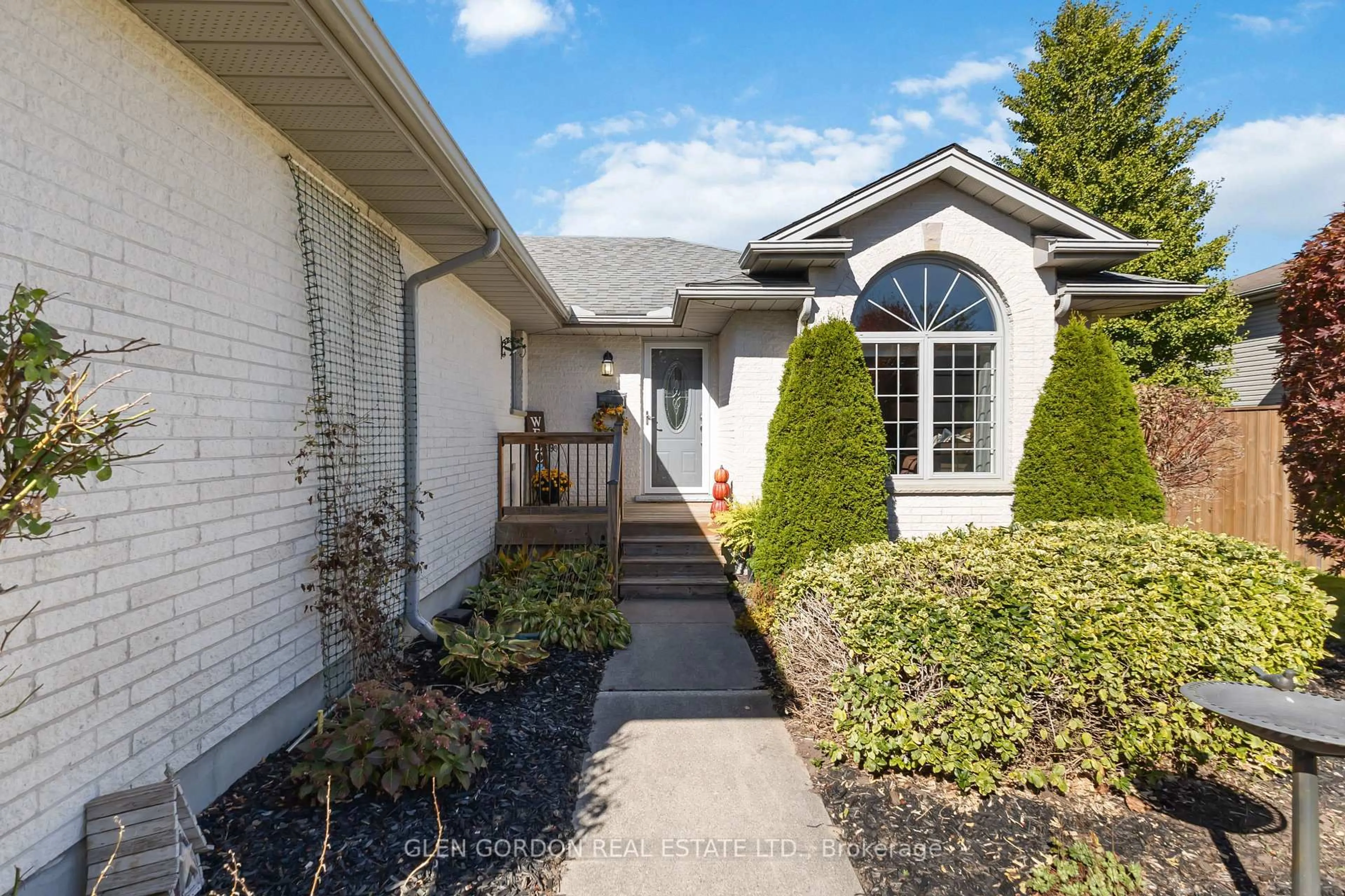 Unknown for 71 Parkview Cres, Strathroy-Caradoc Ontario N7G 4A9