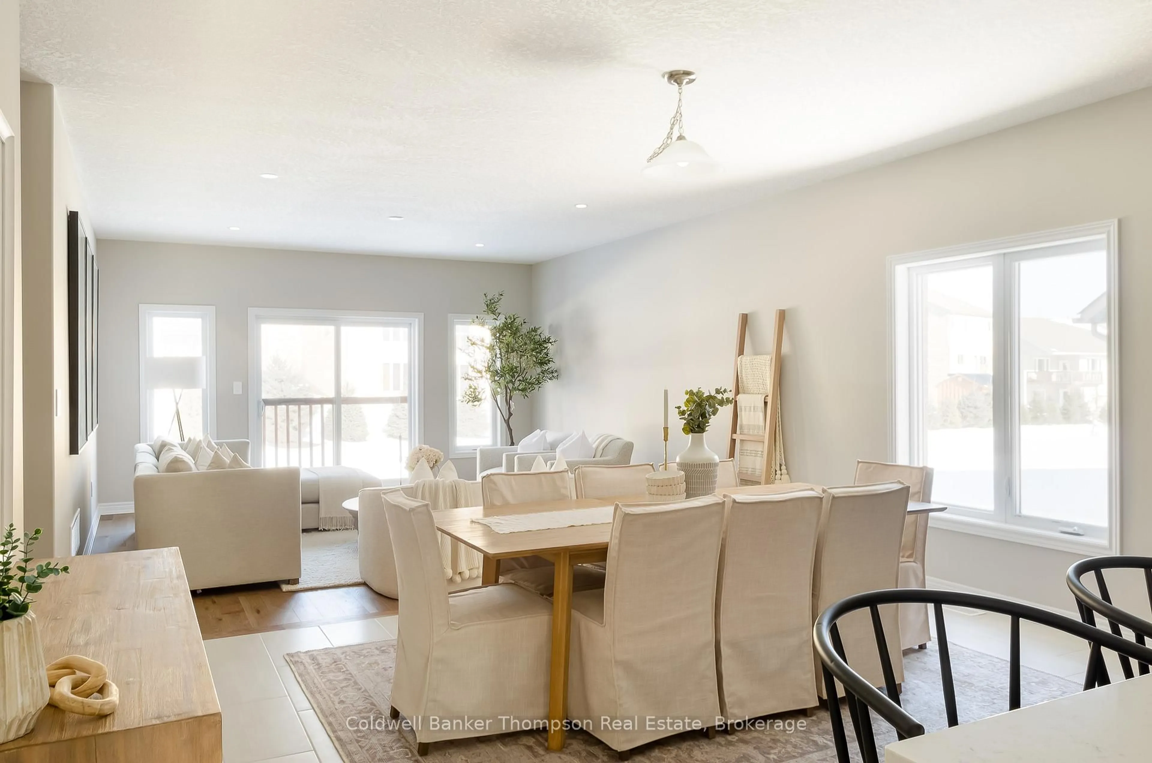 Living room with furniture, unknown for 69 Eaglecrest Ave, Huntsville Ontario P1H 0G5