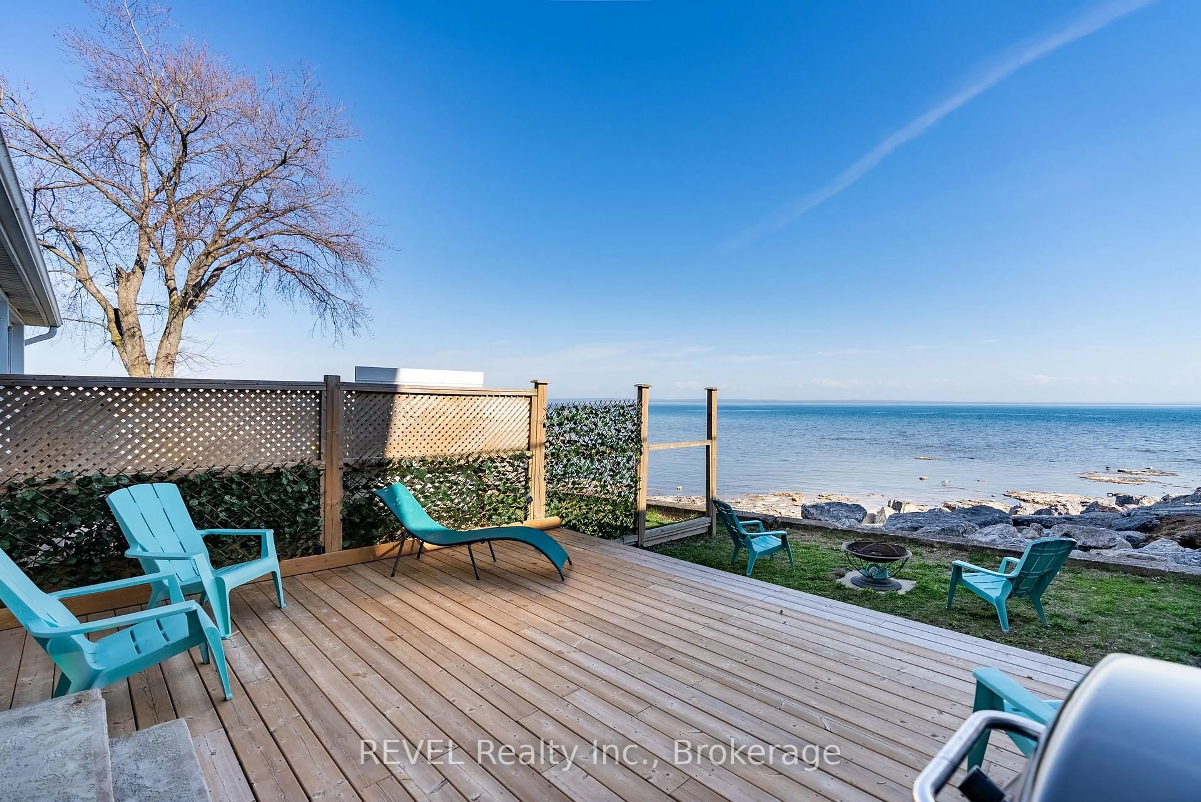 A pic from outside/outdoor area/front of a property/back of a property/a pic from drone, water/lake/river/ocean view for 3819 Terrace Lane, Fort Erie Ontario L0S 1B0