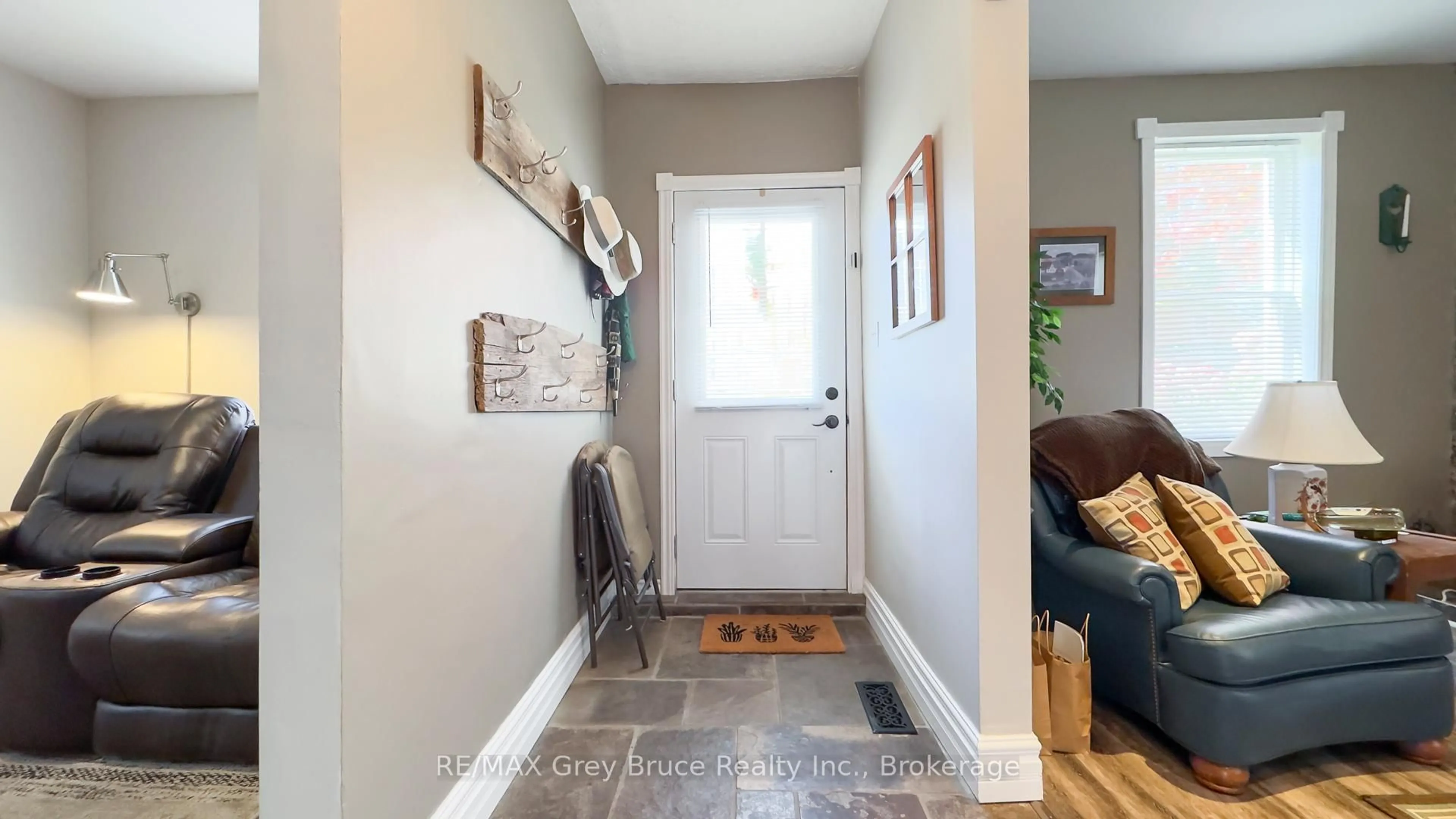 Indoor entryway for 173 5th Ave, Arran-Elderslie Ontario N0G 1L0
