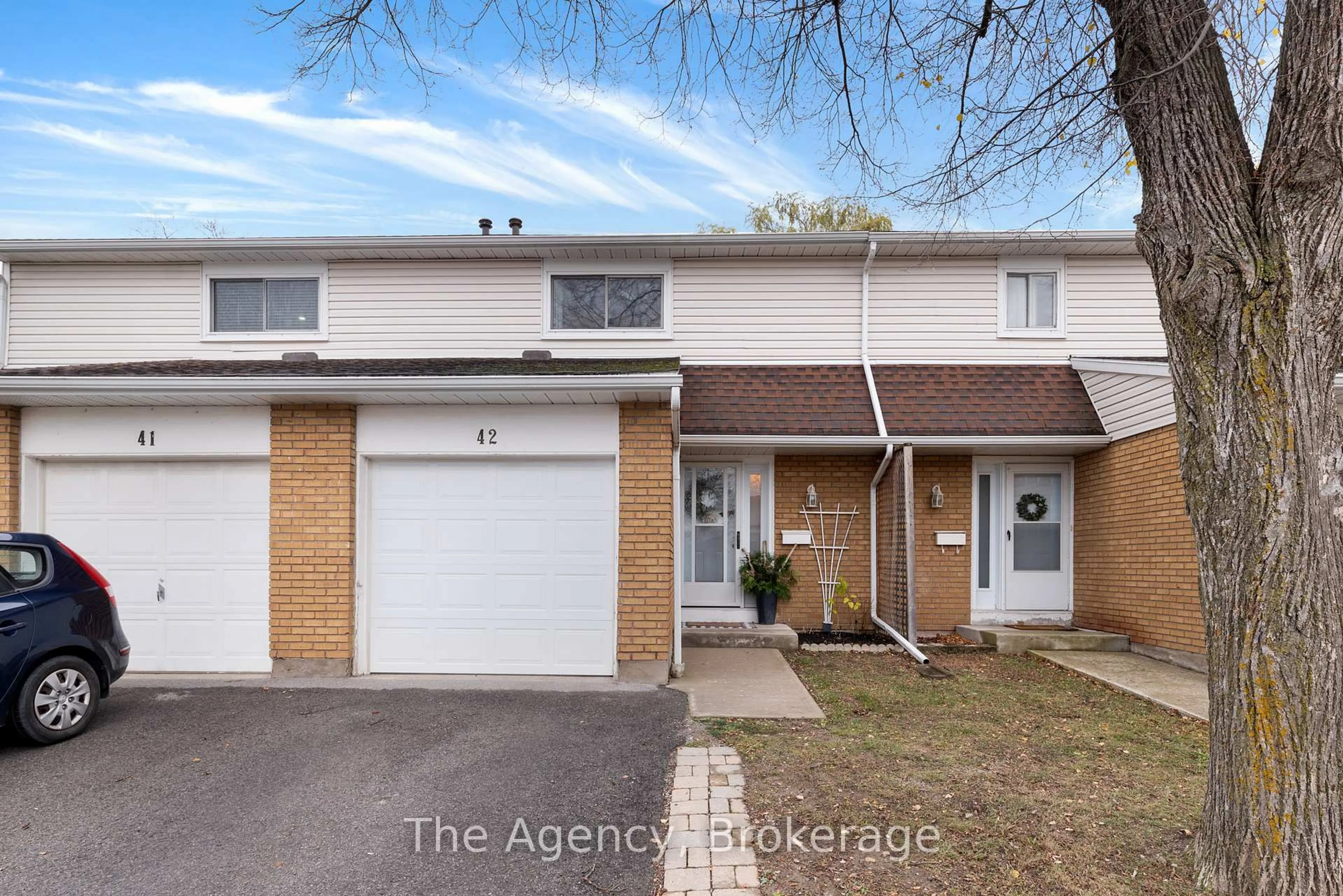 A pic from outside/outdoor area/front of a property/back of a property/a pic from drone, street for 286 Cushman Rd #42, St. Catharines Ontario L2M 7X7