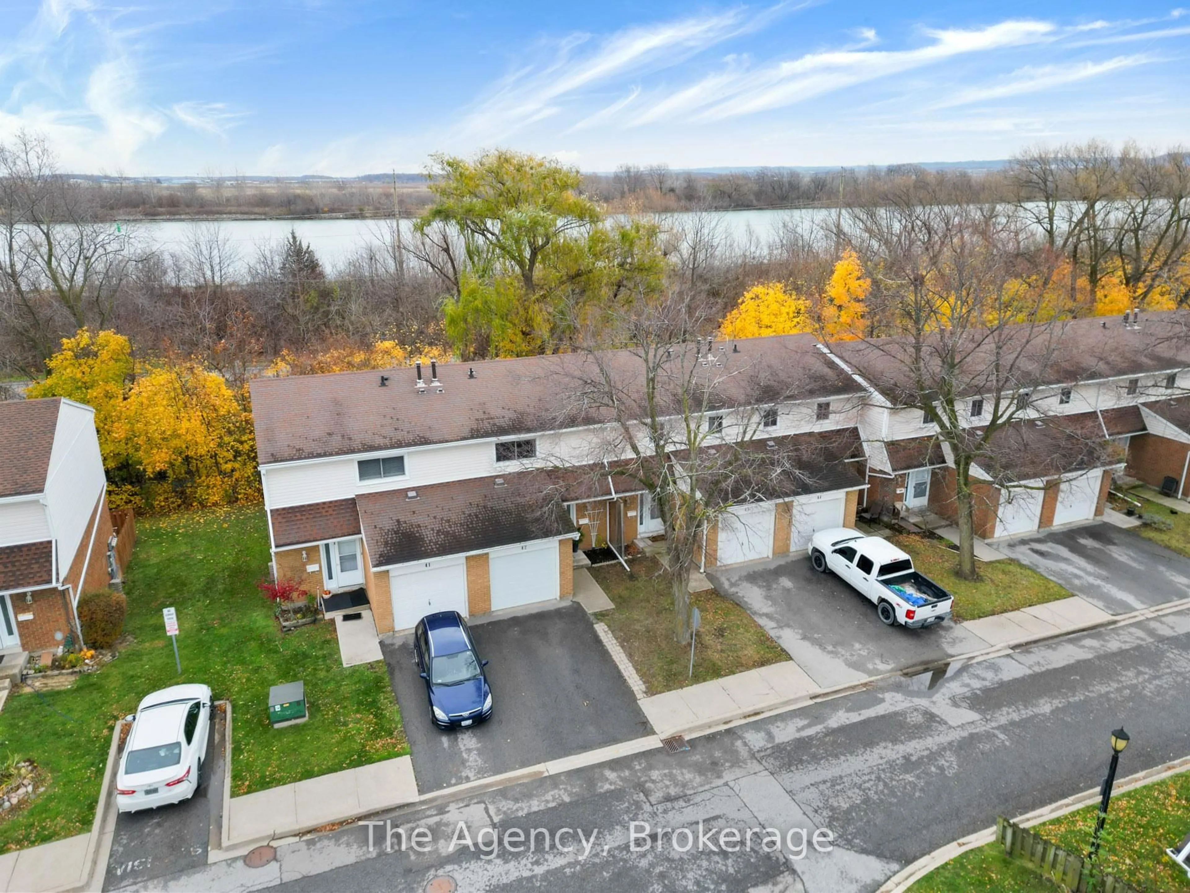 A pic from outside/outdoor area/front of a property/back of a property/a pic from drone, water/lake/river/ocean view for 286 Cushman Rd #42, St. Catharines Ontario L2M 7X7