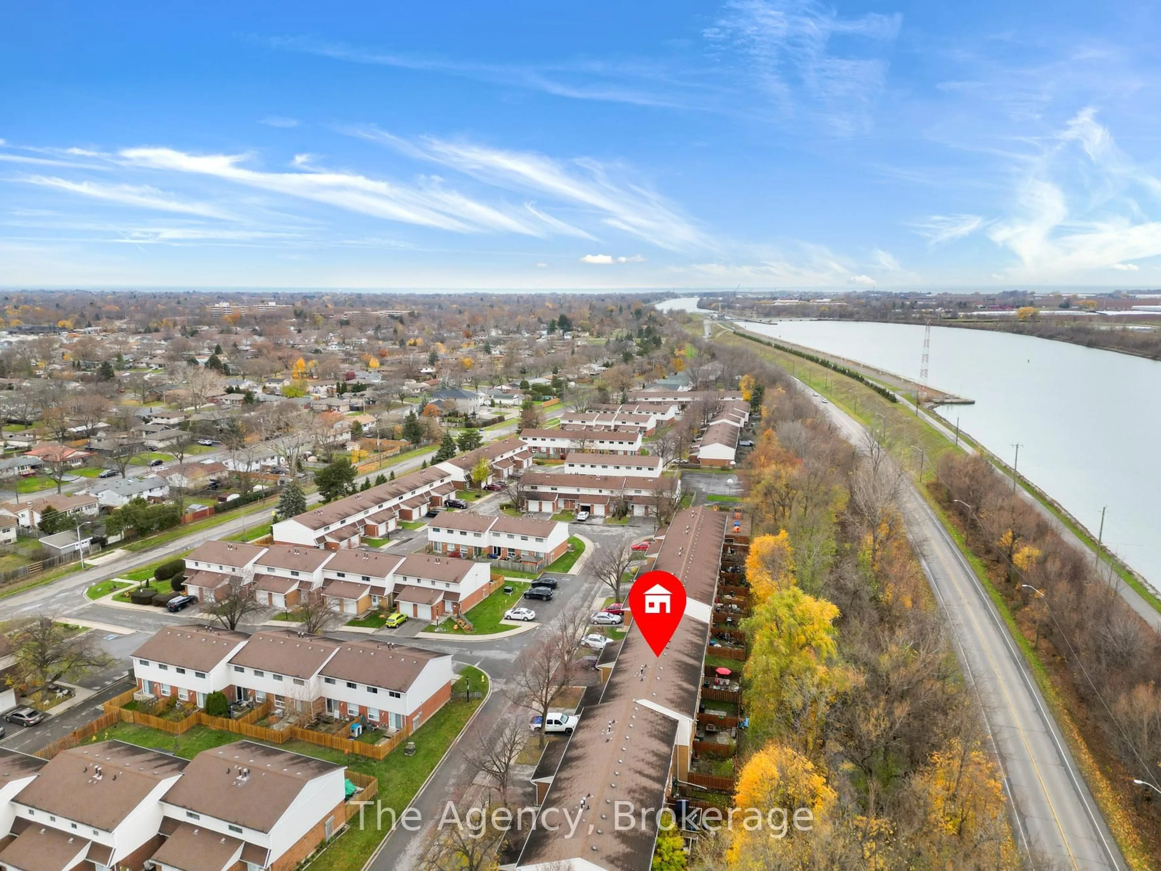 A pic from outside/outdoor area/front of a property/back of a property/a pic from drone, water/lake/river/ocean view for 286 Cushman Rd #42, St. Catharines Ontario L2M 7X7