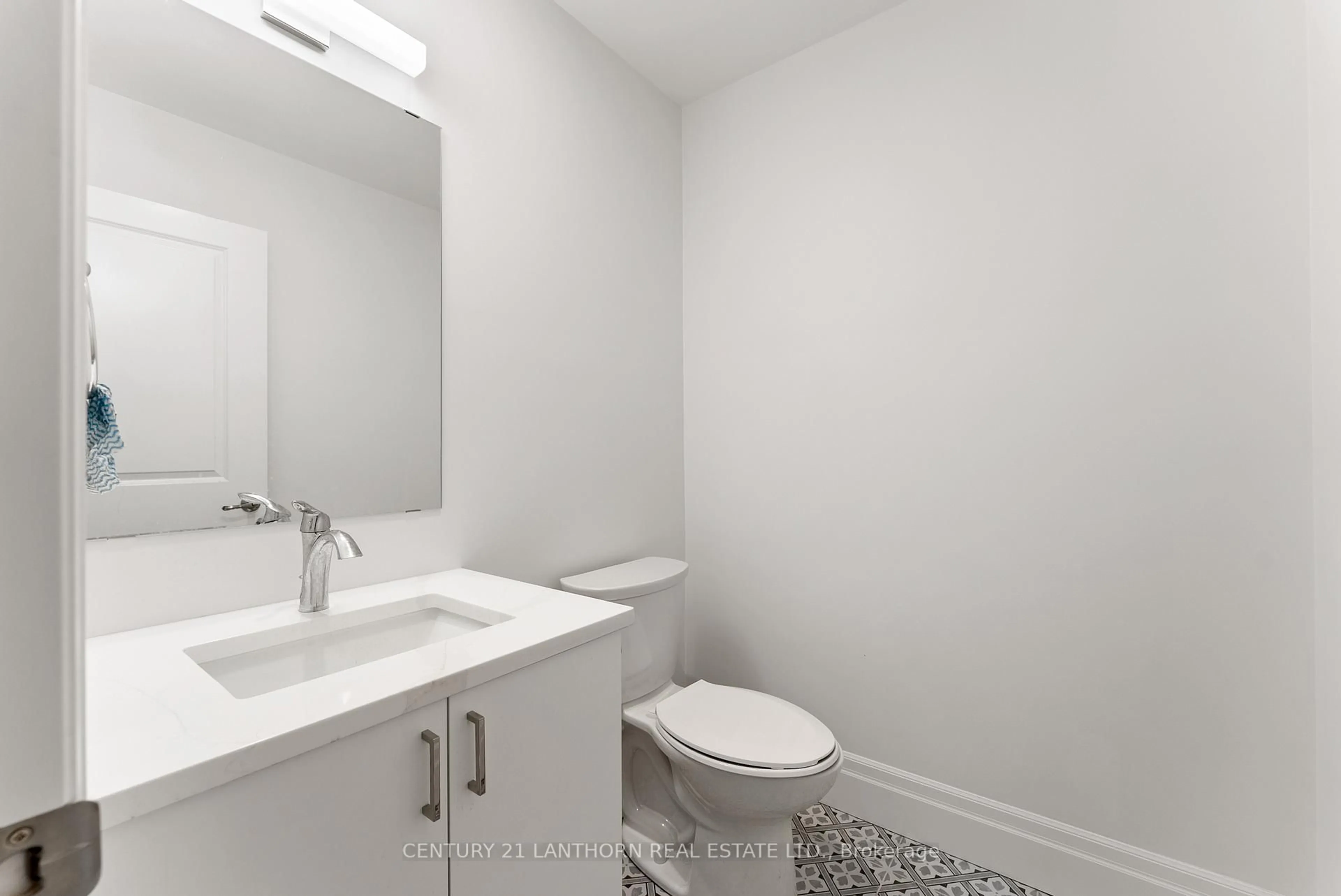 Standard bathroom, unknown for 25 Beasley Cres, Prince Edward County Ontario N1T 1J9