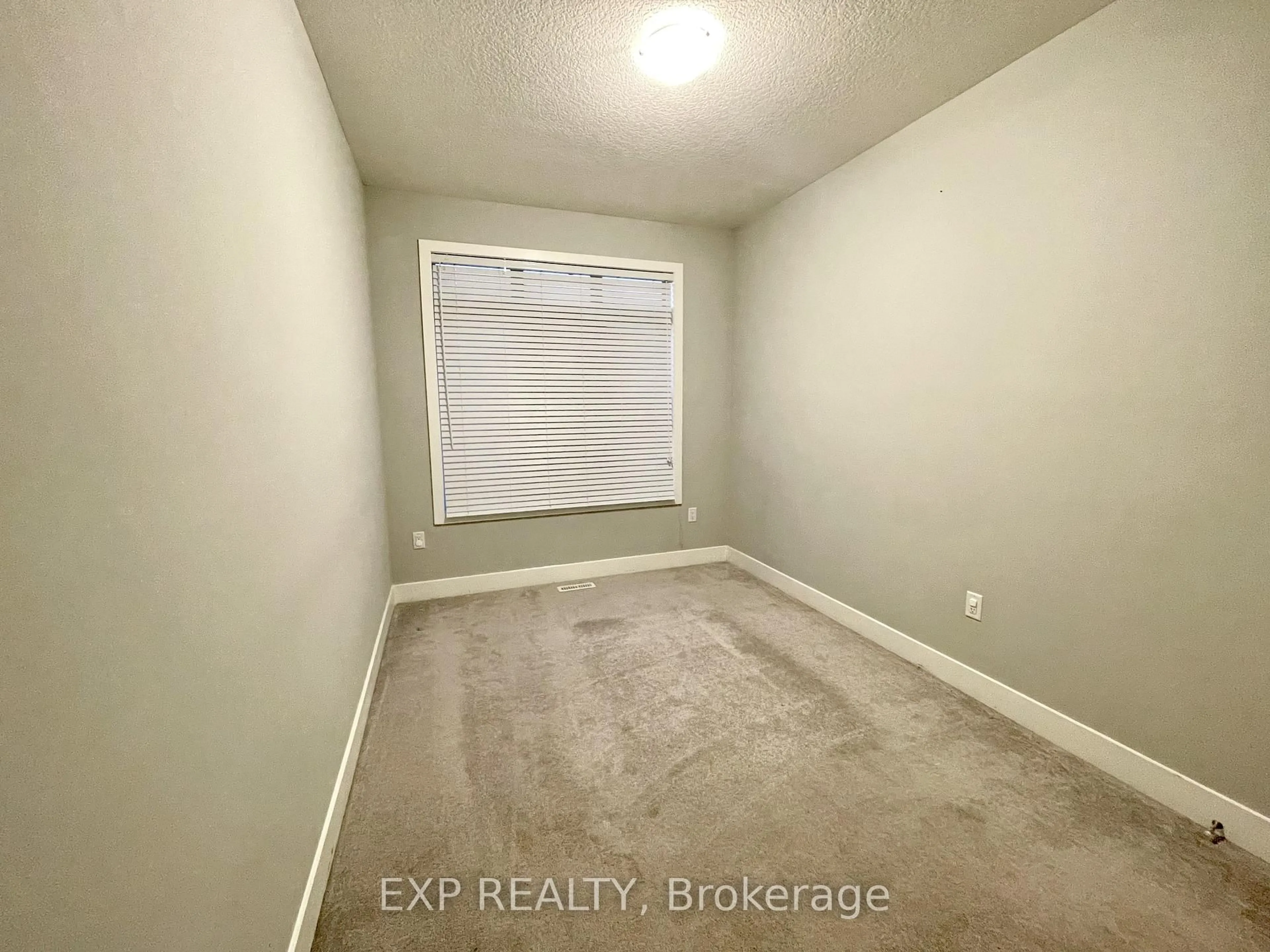 A pic of a room for 2284 Evans Blvd #52, London South Ontario N6M 0A1