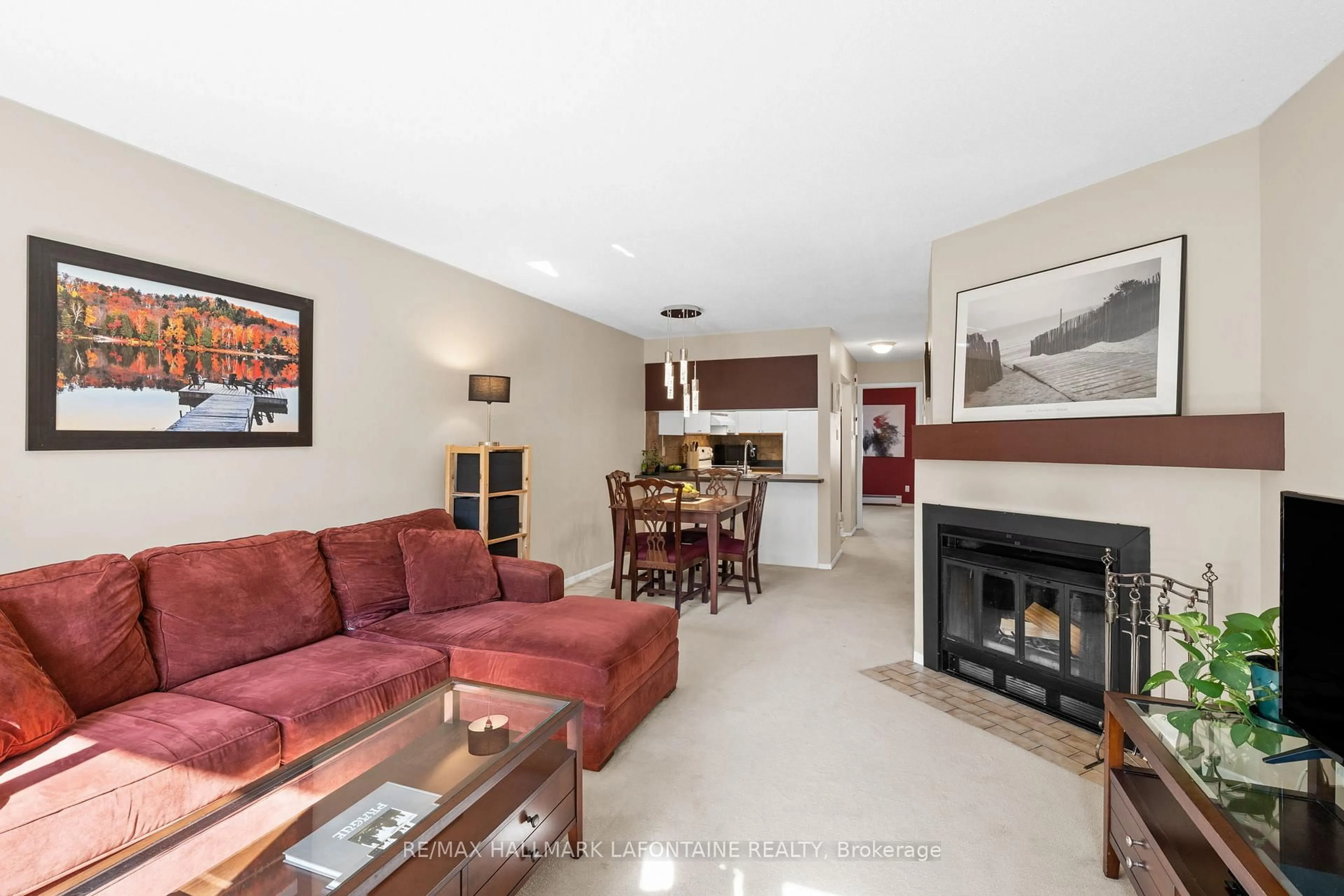 Living room with furniture, ceramic/tile floor for 12 Crispin Private, Ottawa Ontario K1K 2T8