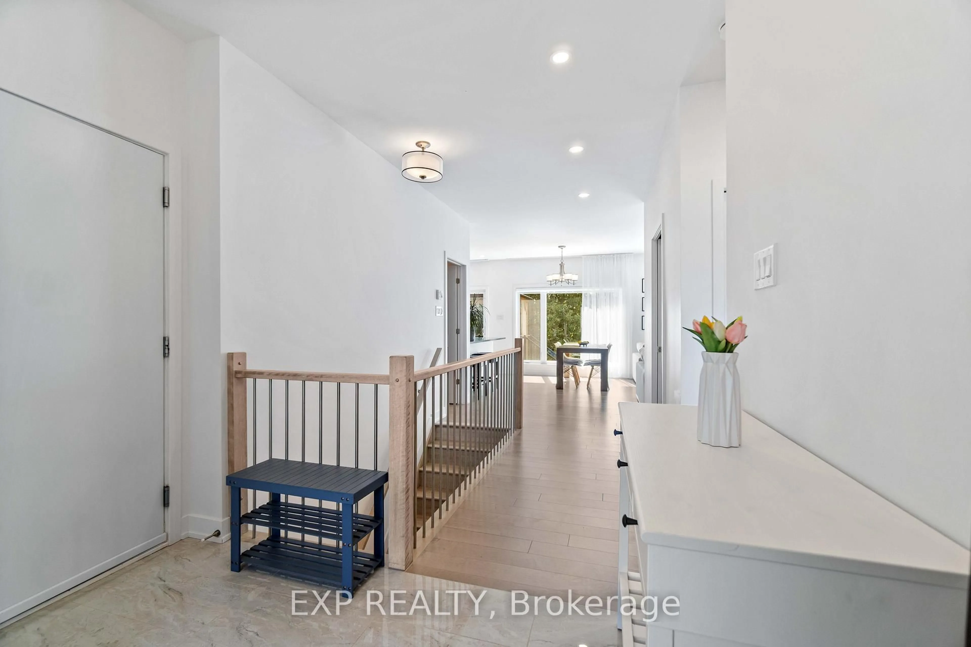 Indoor entryway for 394 Dore St, Casselman Ontario K0A 1M0