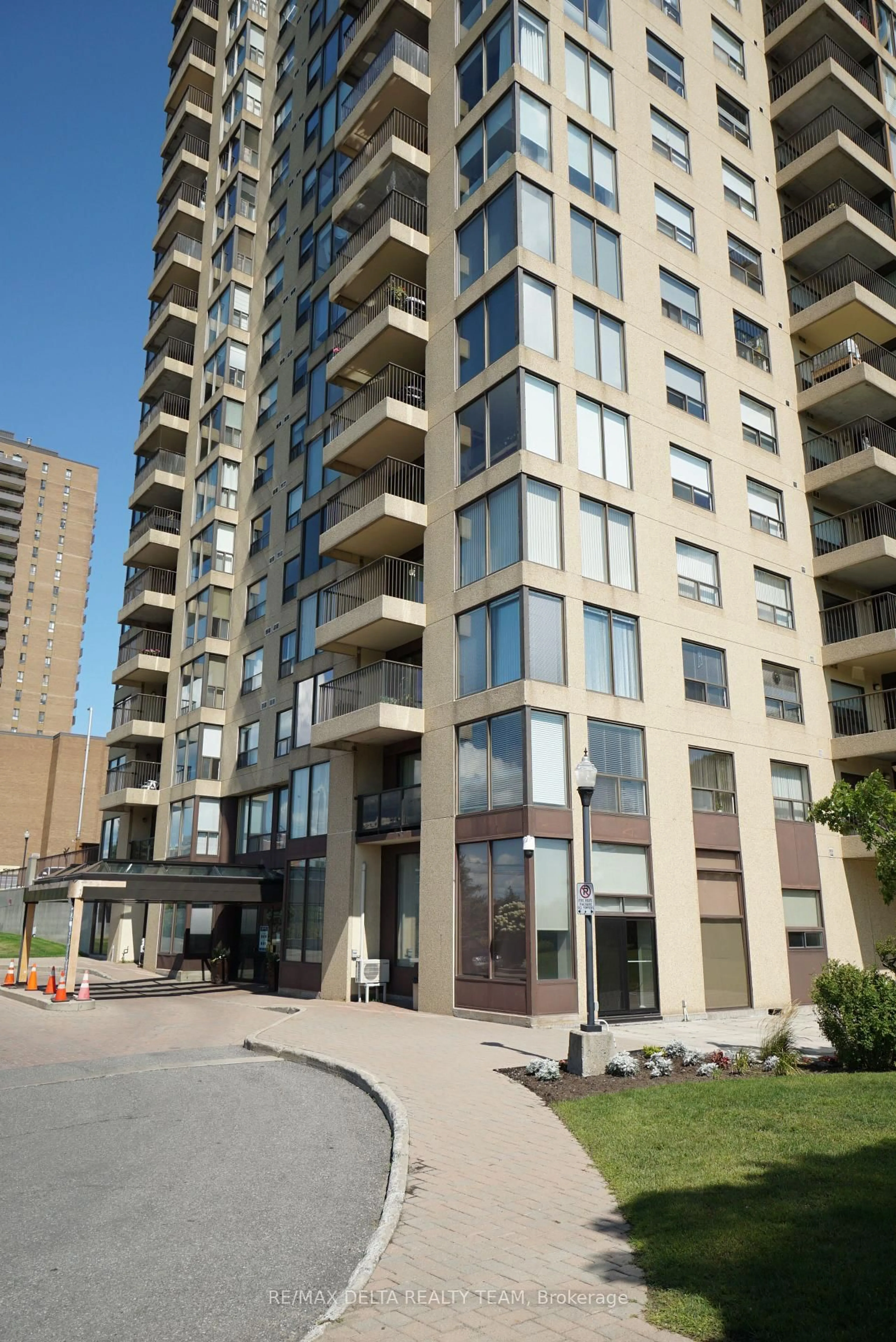 Unknown for 545 St Laurent Blvd #1506, Ottawa Ontario K1K 4H9