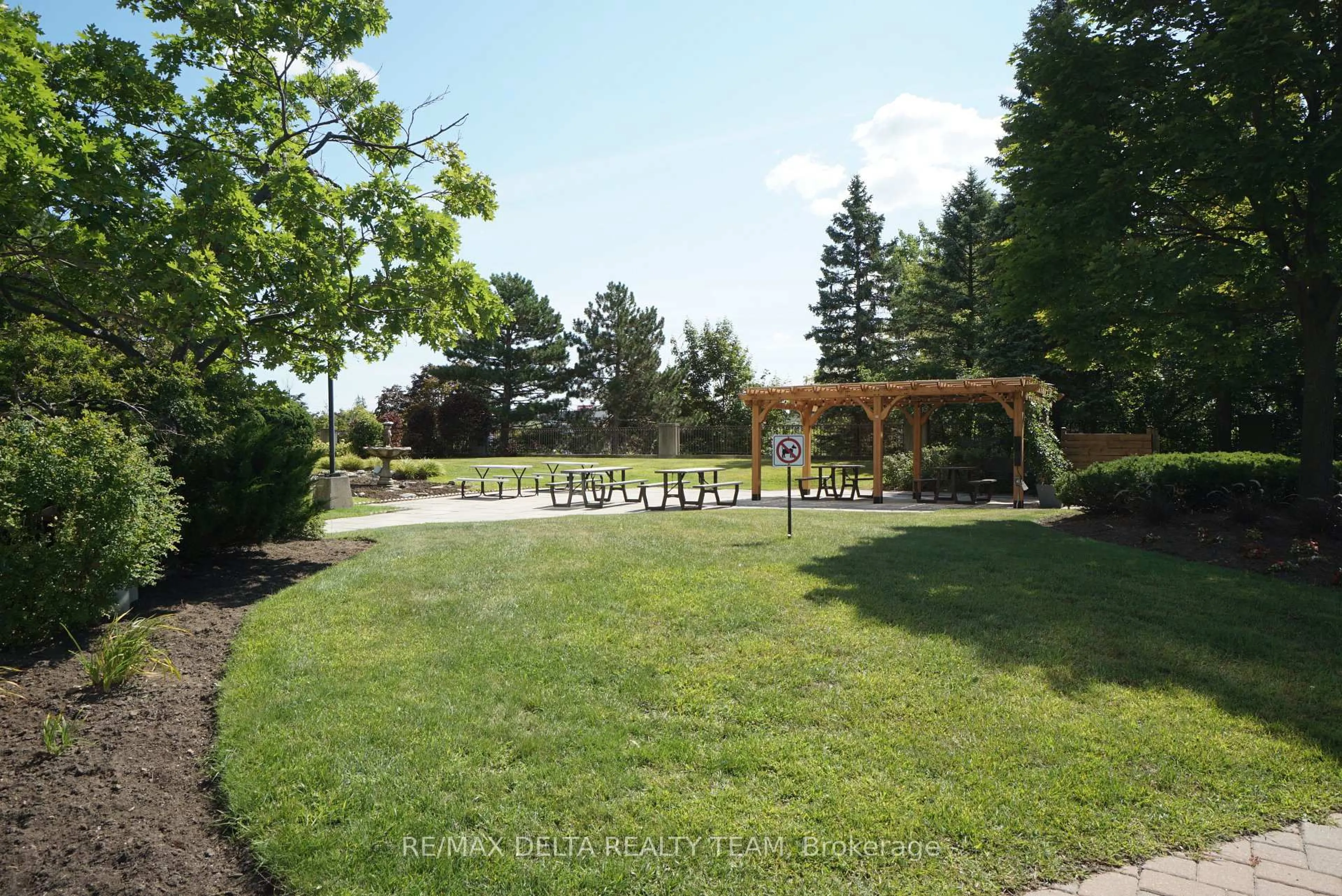 Patio, unknown for 545 St Laurent Blvd #1506, Ottawa Ontario K1K 4H9