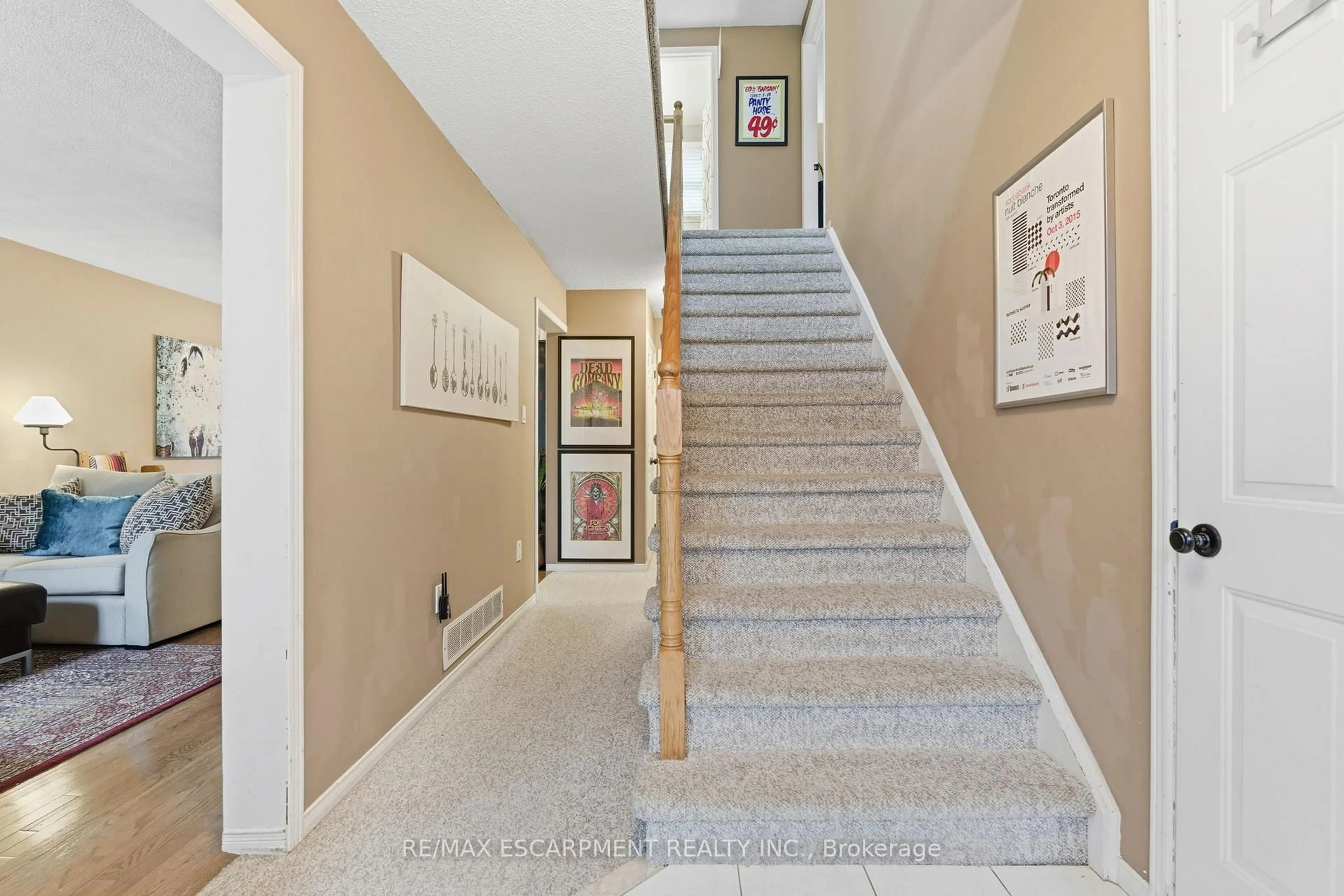 Unknown for 113 Brian Blvd, Hamilton Ontario L8B 0C8