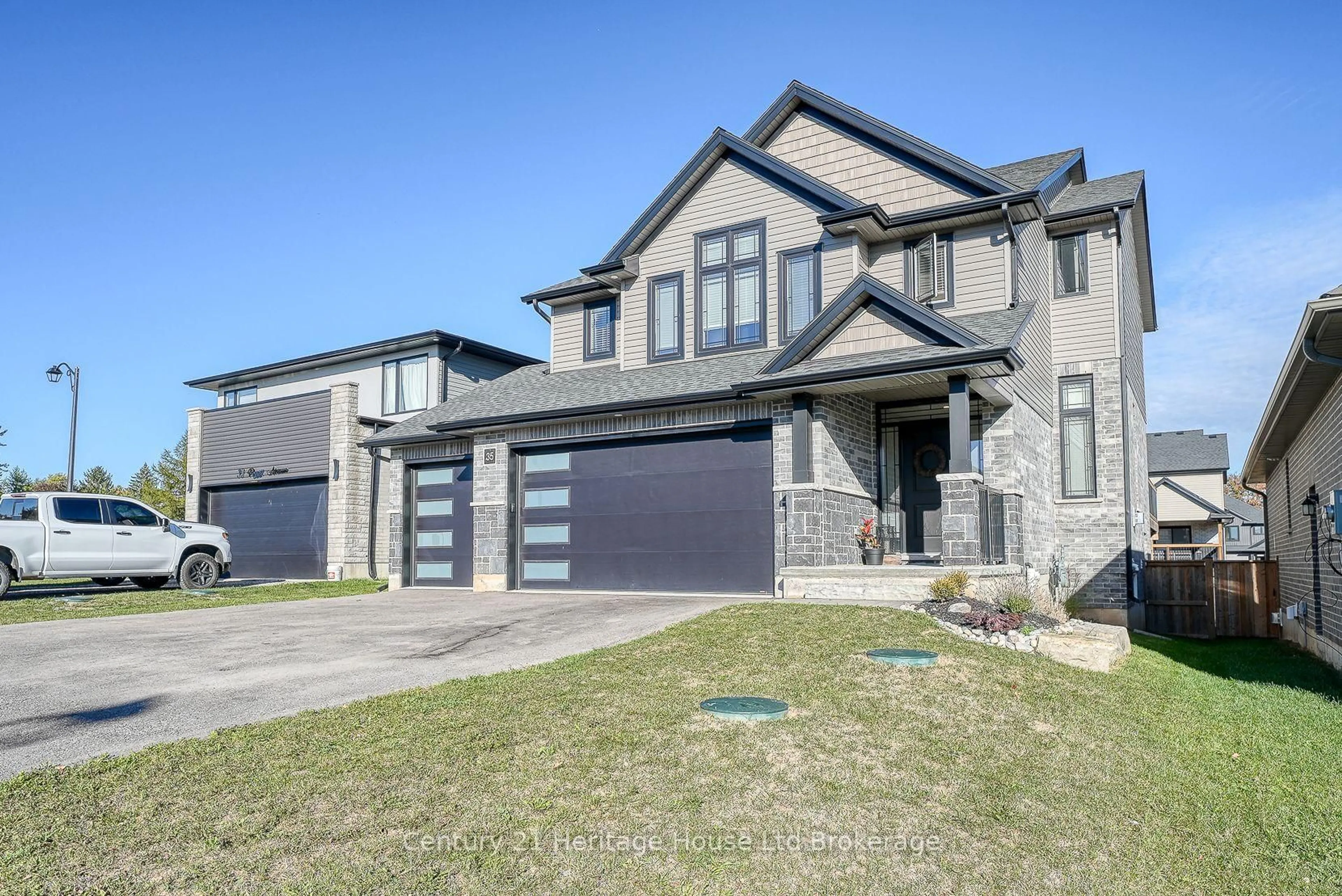 Home with brick exterior material, street for 35 Peggy Ave, South-West Oxford Ontario N0J 1N0