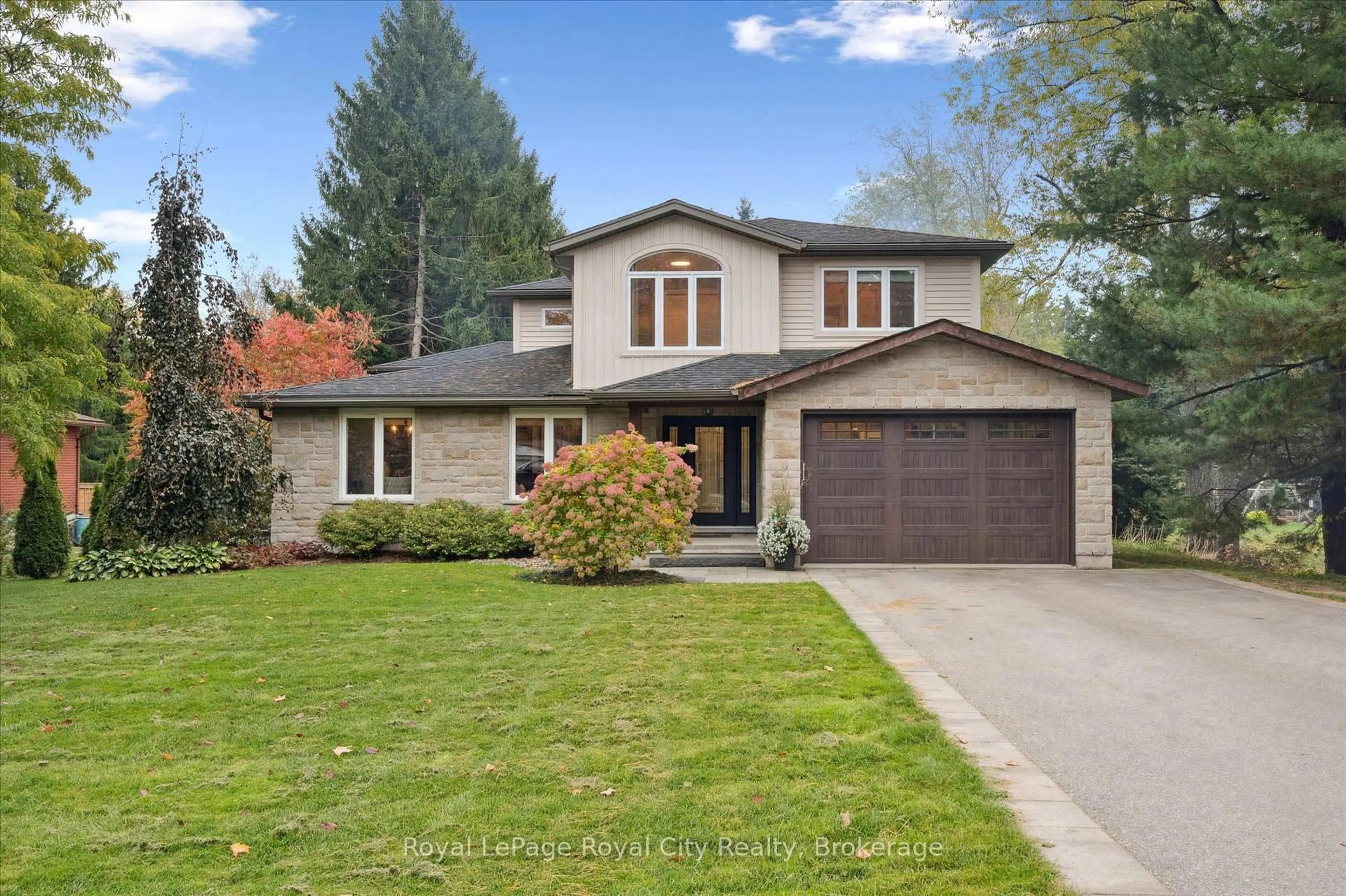 Home with vinyl exterior material, street for 45 Sideroad 18, Centre Wellington Ontario N1M 2W3