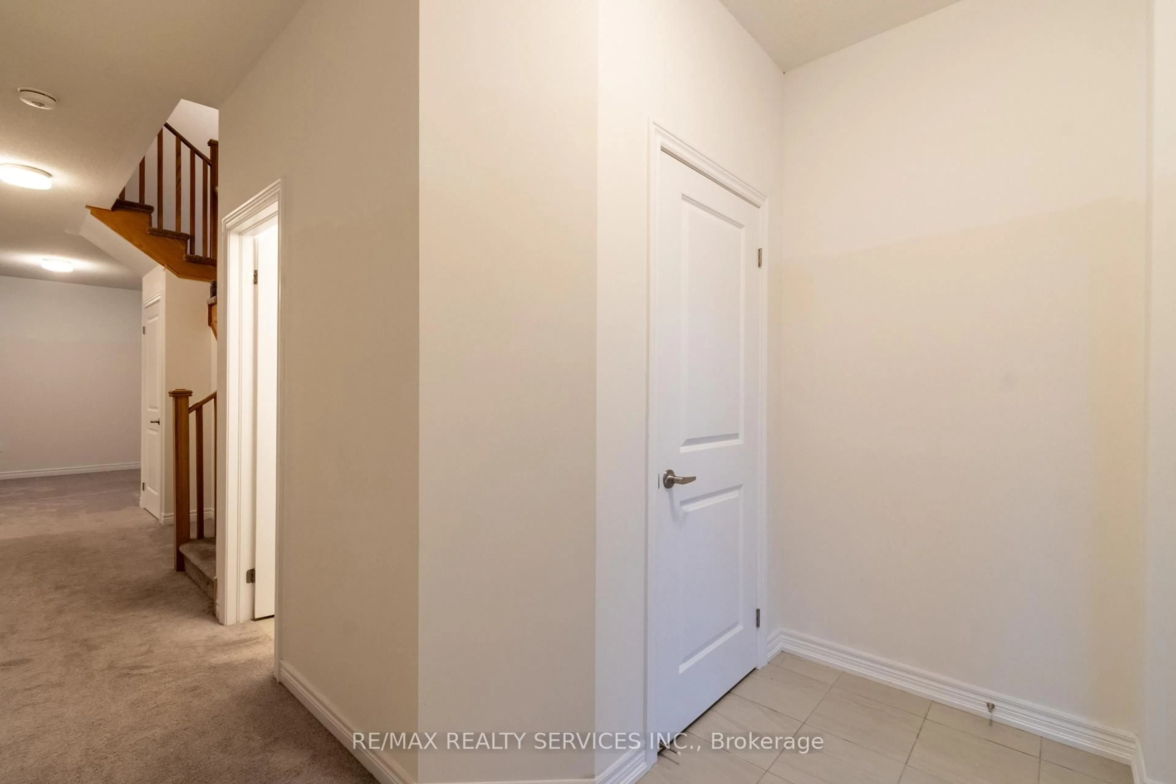 Indoor entryway for 259 Rea Dr, Centre Wellington Ontario N1M 2W3
