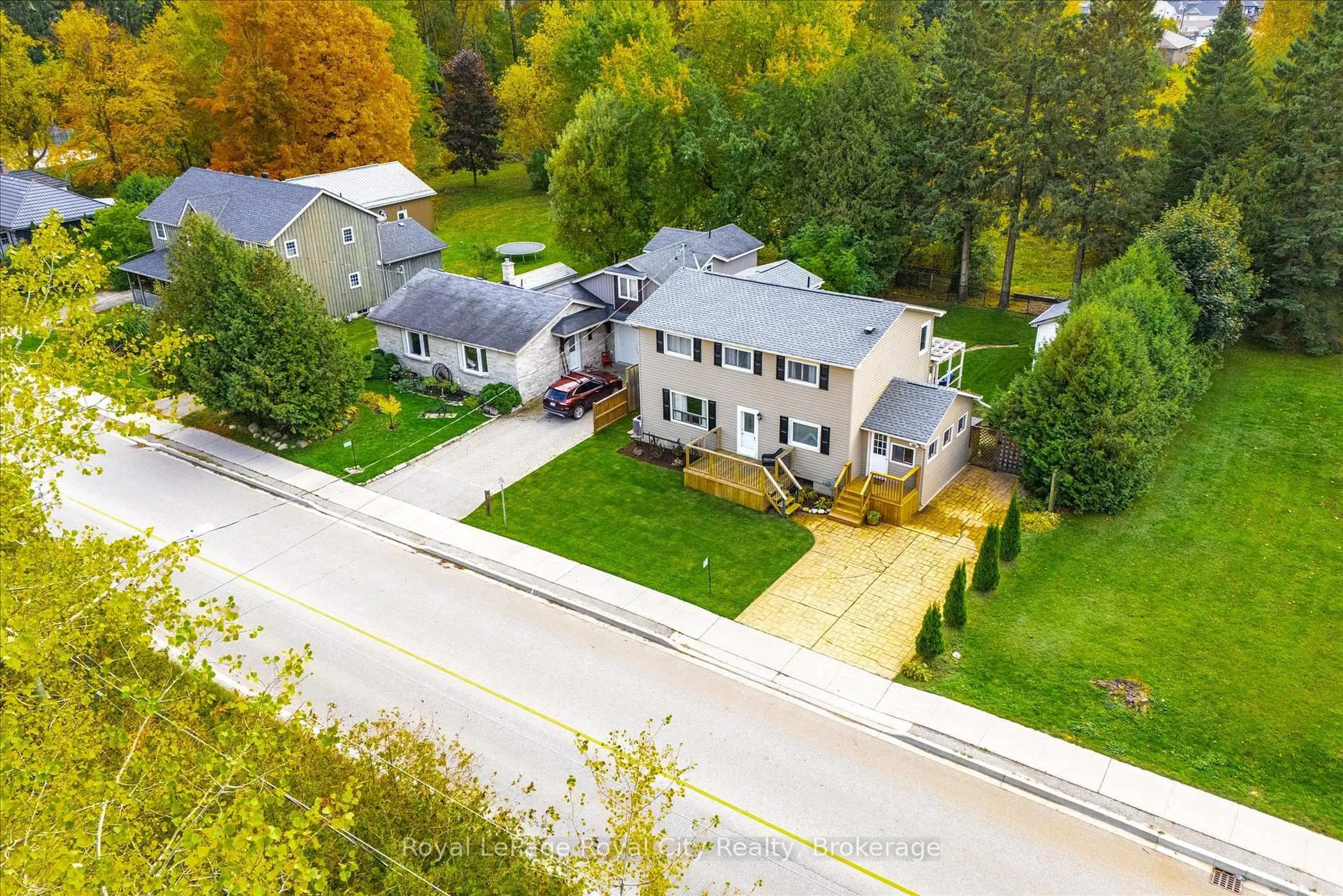 A pic from outside/outdoor area/front of a property/back of a property/a pic from drone, street for 6548 Beatty Line, Centre Wellington Ontario N1M 2W3