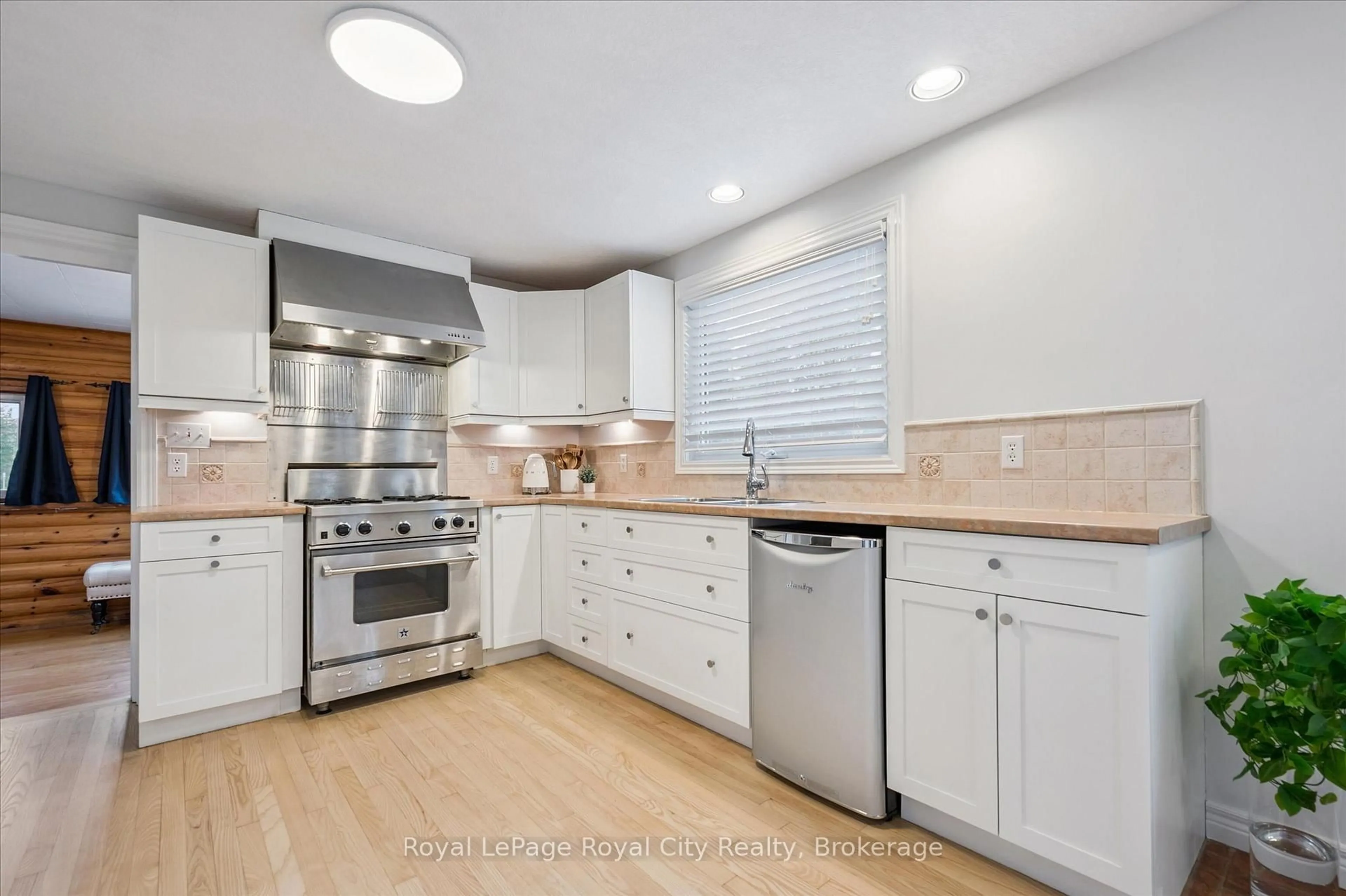 Unknown for 6548 Beatty Line, Centre Wellington Ontario N1M 2W3