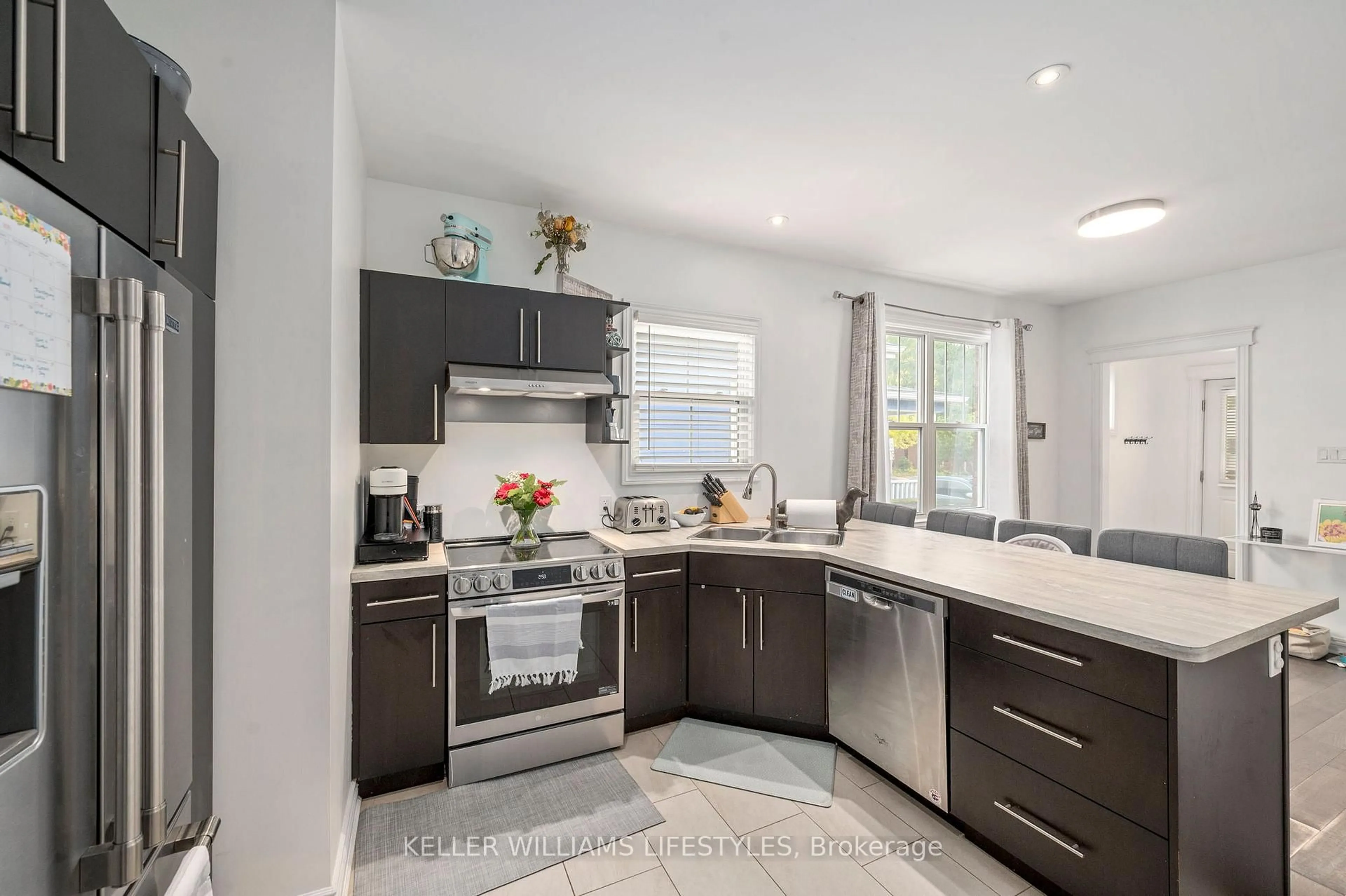 Unknown for 592 Rosedale St, London East Ontario N6B 2C6