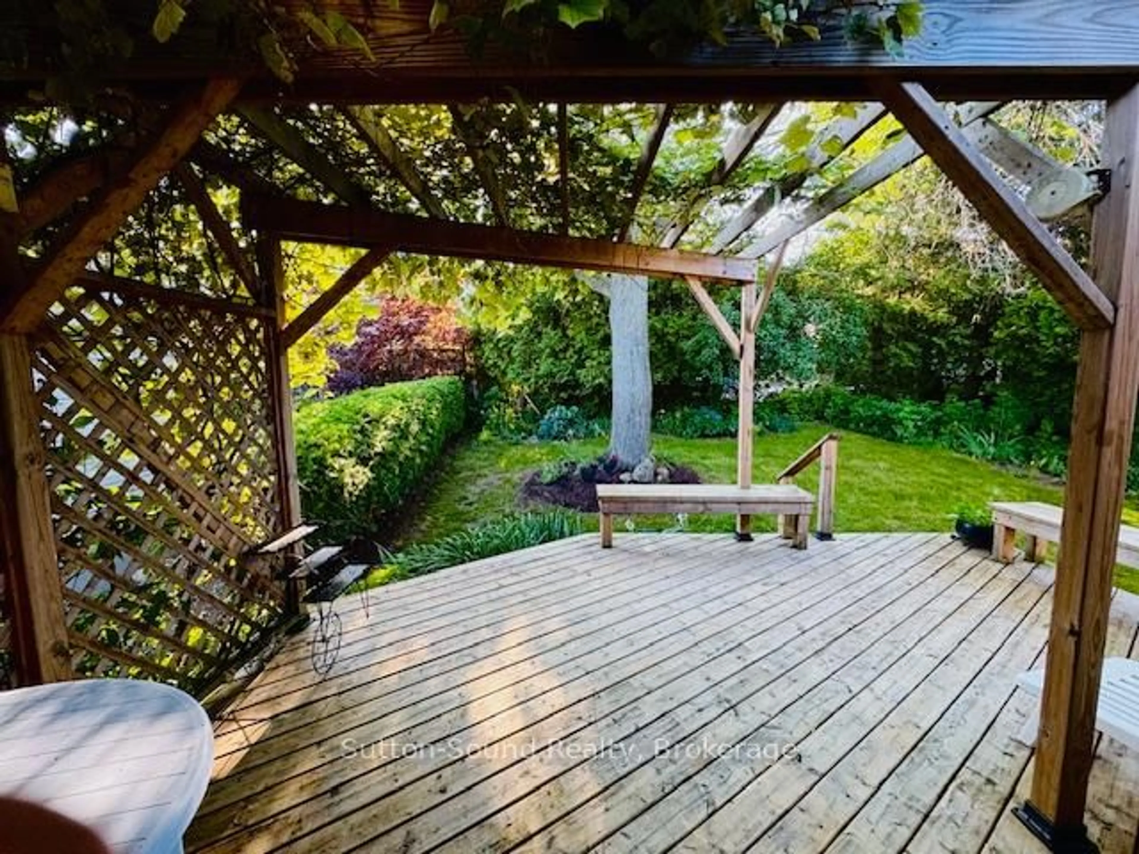 A pic from outside/outdoor area/front of a property/back of a property/a pic from drone, forest/trees view for 2620 8th Ave Ave, Owen Sound Ontario N4K 6S5