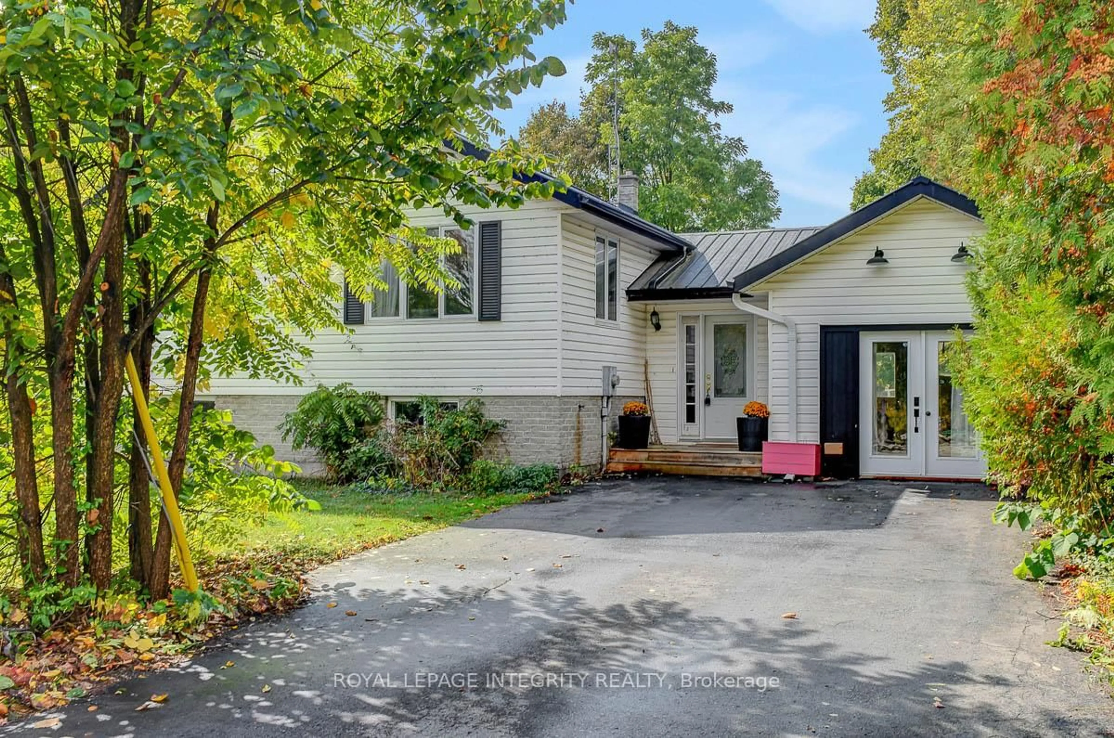 Unknown for 34 Bennett St, Edwardsburgh/Cardinal Ontario K0E 1X0