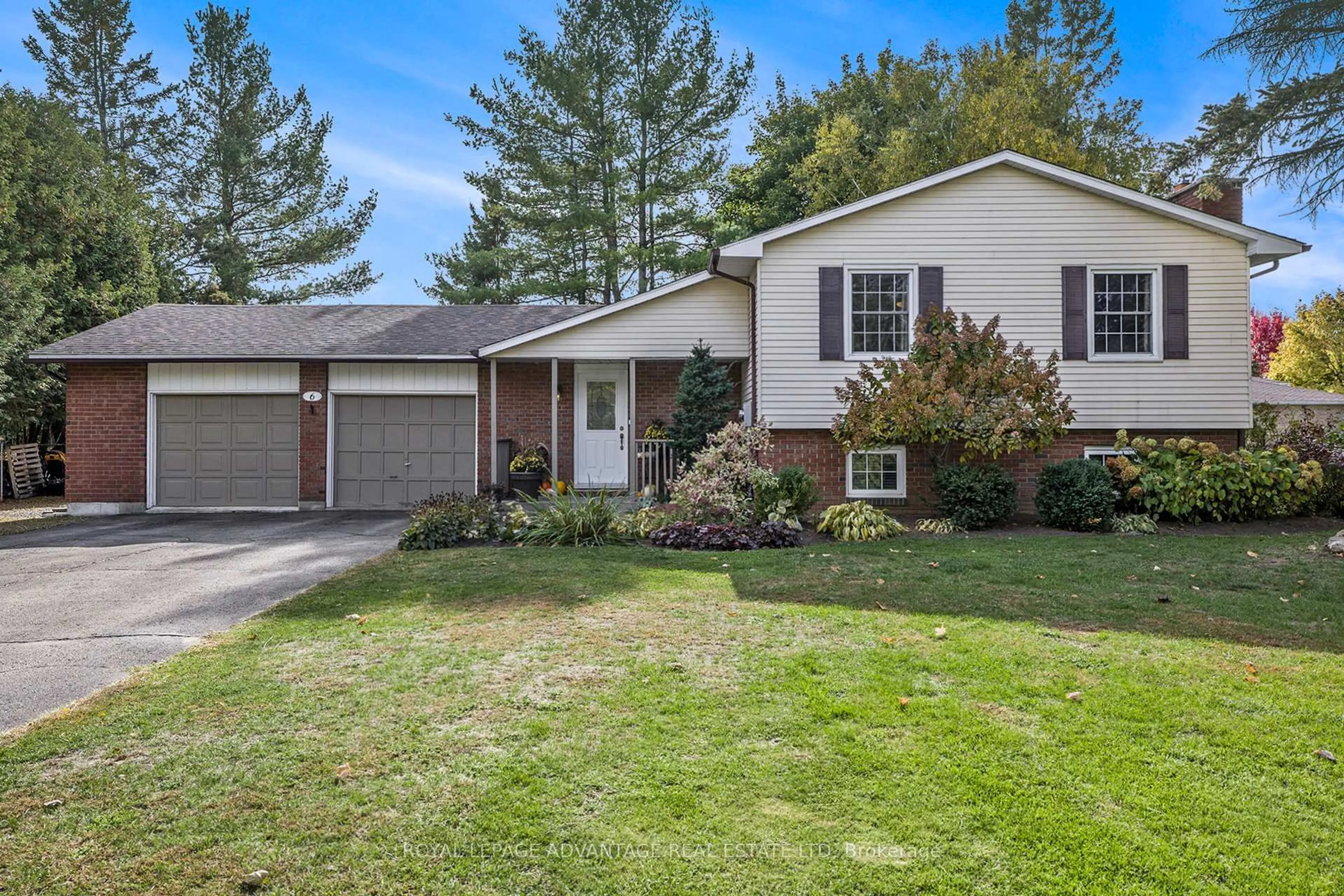 Home with vinyl exterior material, street for 6 Fairlane Dr, Rideau Lakes Ontario K7A 4S5