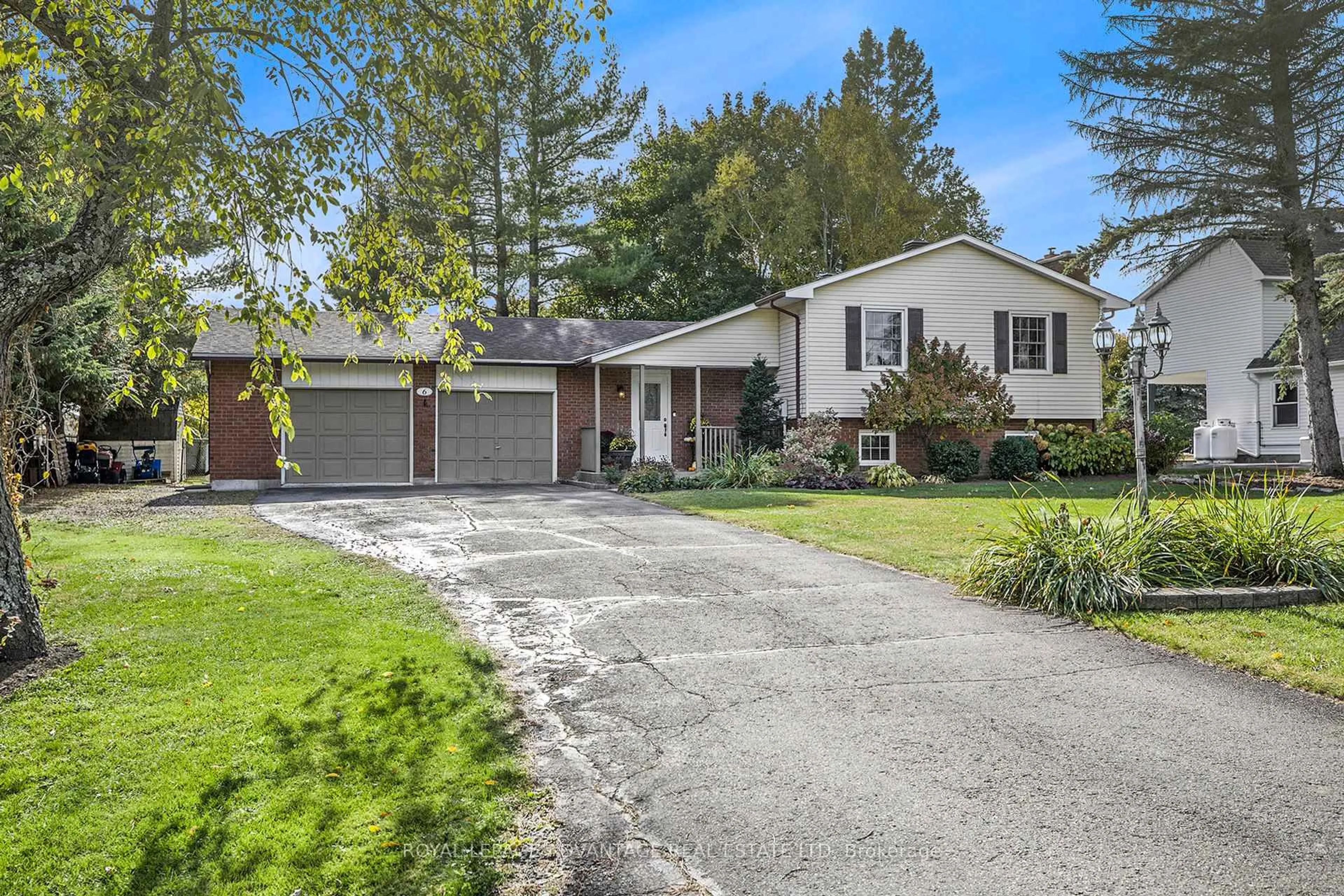 Home with vinyl exterior material, street for 6 Fairlane Dr, Rideau Lakes Ontario K7A 4S5