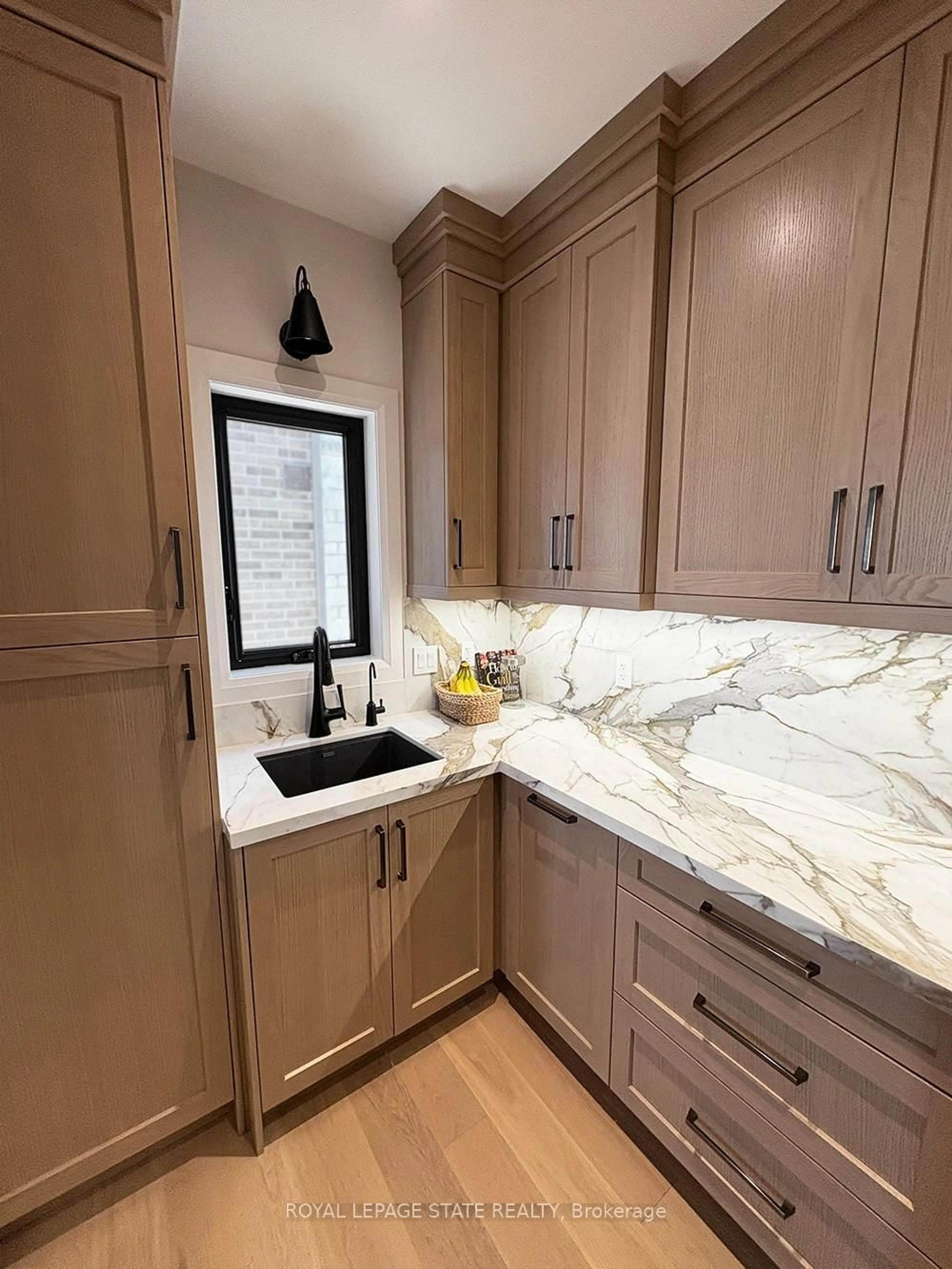Contemporary kitchen, ceramic/tile floor for 100 Watershore Dr #Lot 2, Hamilton Ontario L8E 0C1