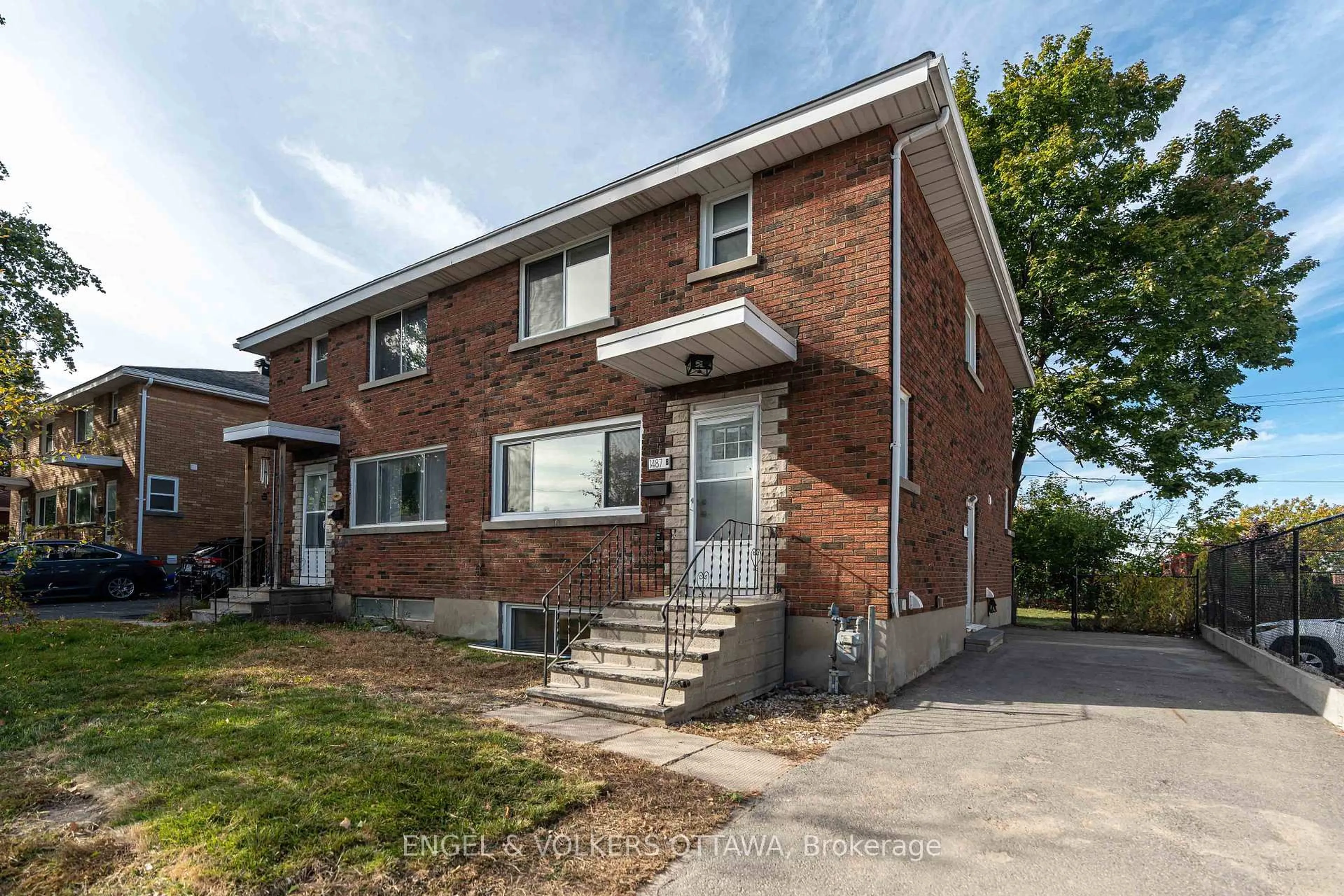 Home with brick exterior material, street for 1487 Morisset Ave, Ottawa Ontario K1Z 8H2