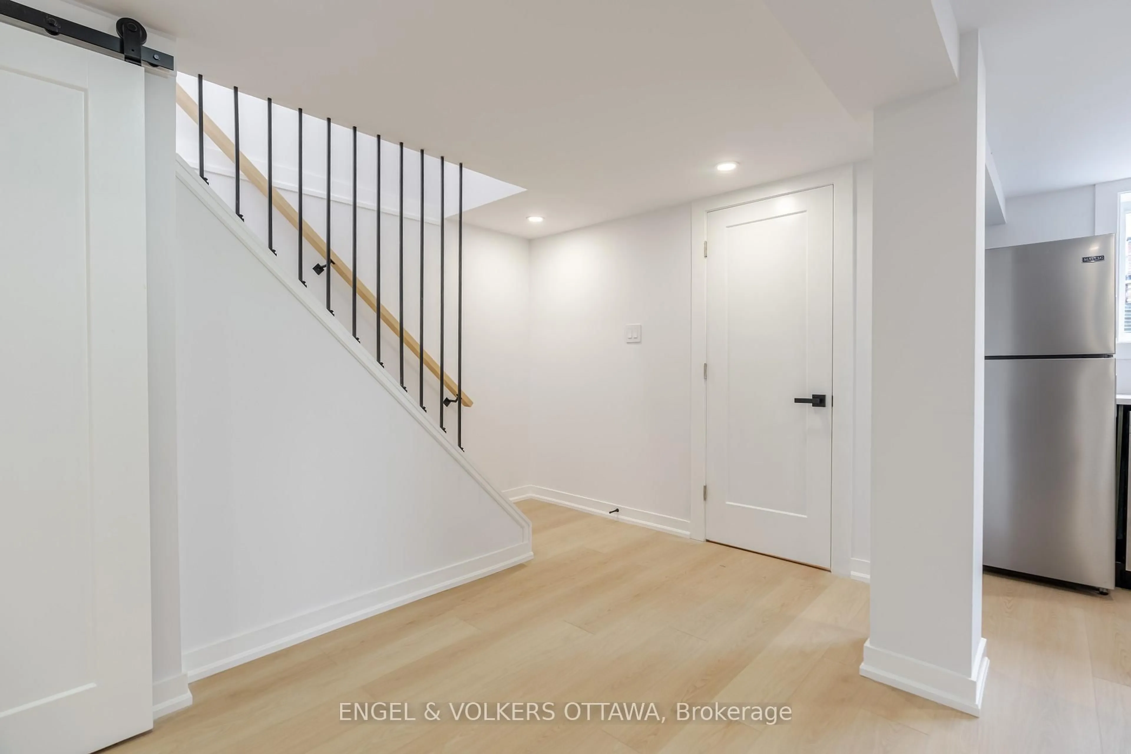 Unknown for 1487 Morisset Ave, Ottawa Ontario K1Z 8H2